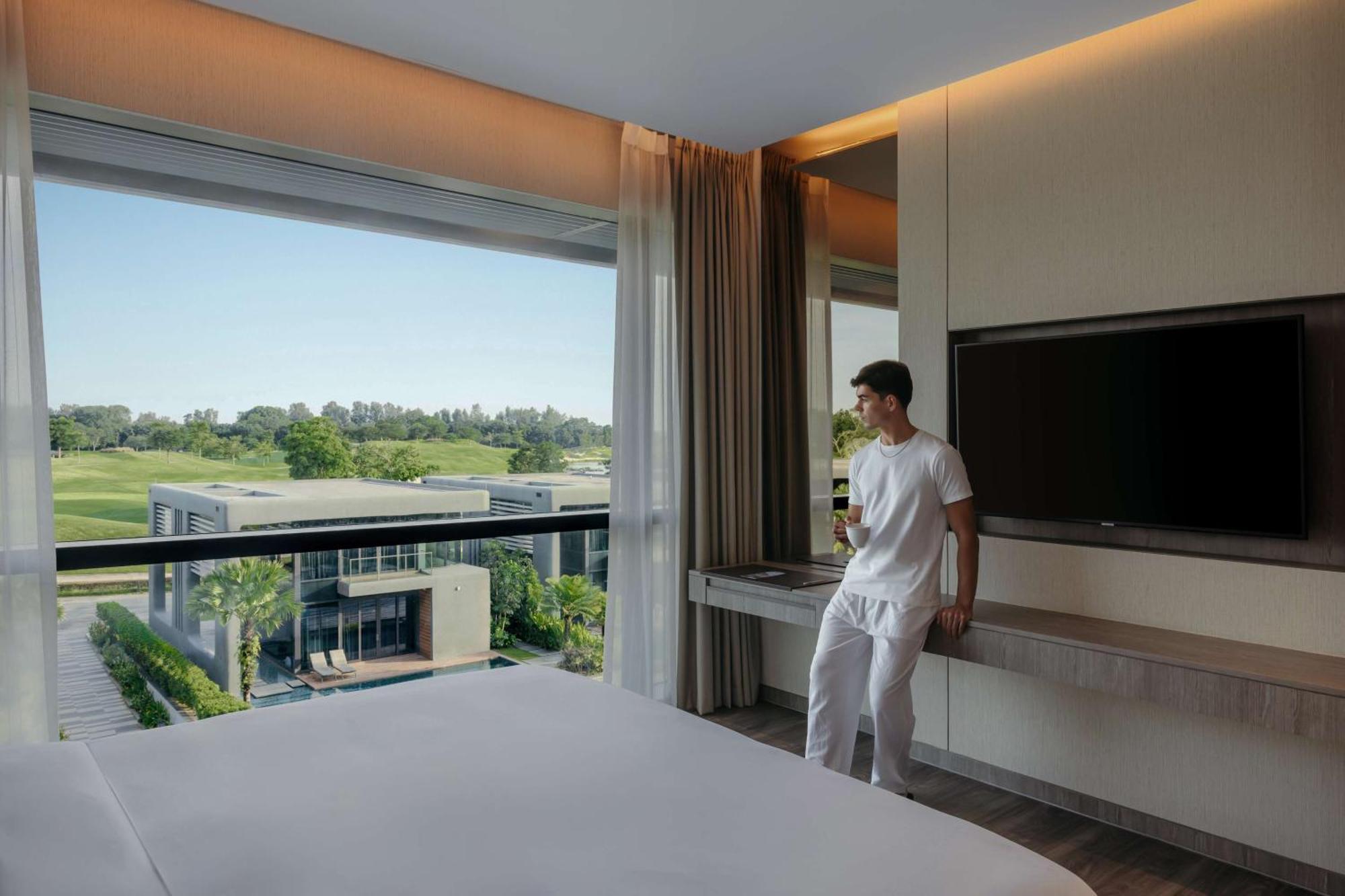 Dusit Executive Pool View King