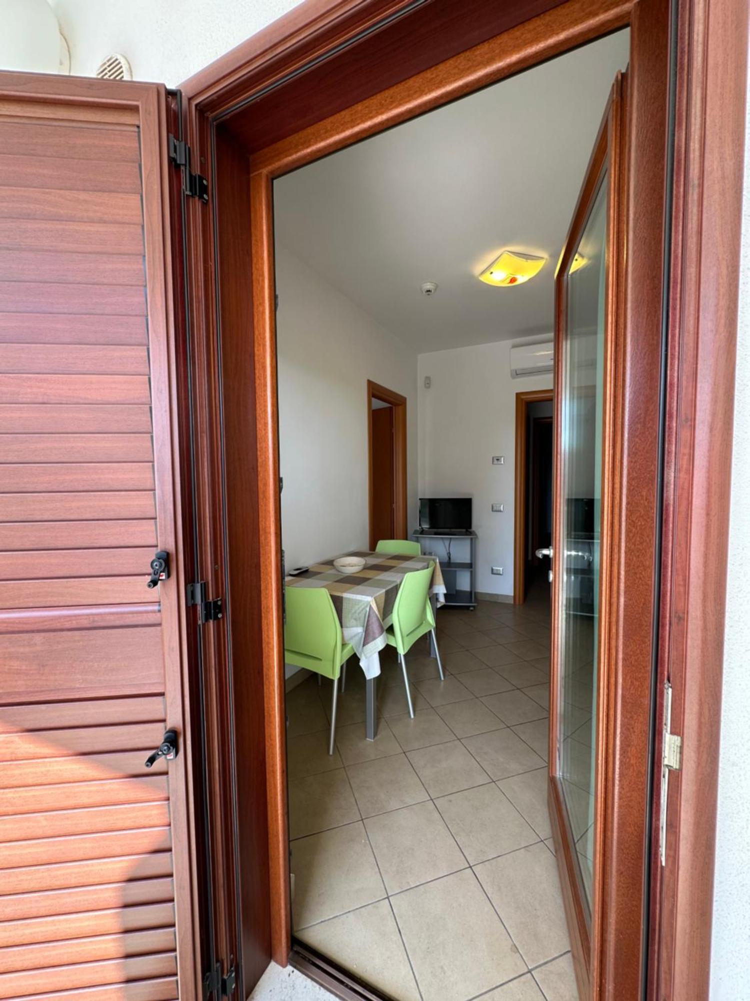 Appartamento con 2 Camere da Letto, Balcone e Terrazza
