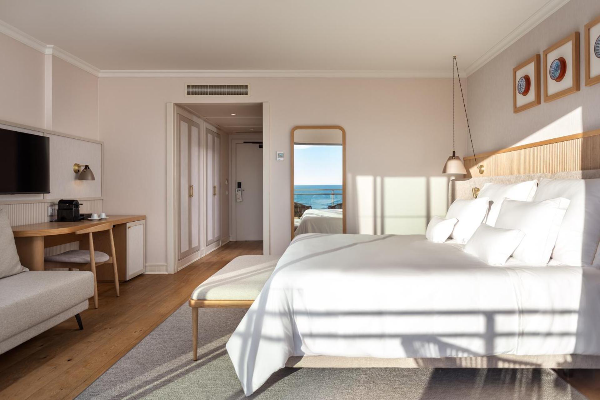 Double or Twin Room Sea View