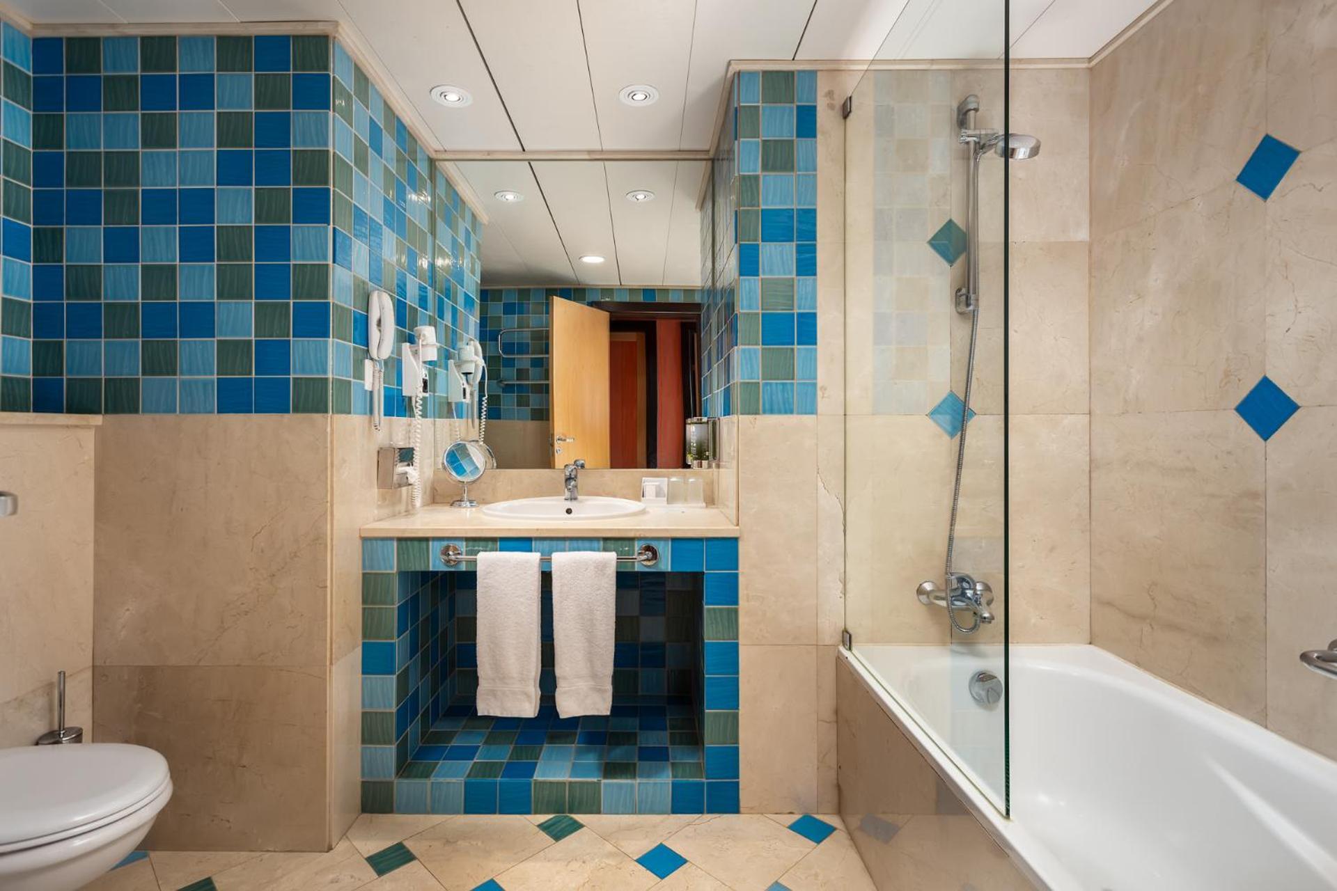 Double or Twin Room Sea View