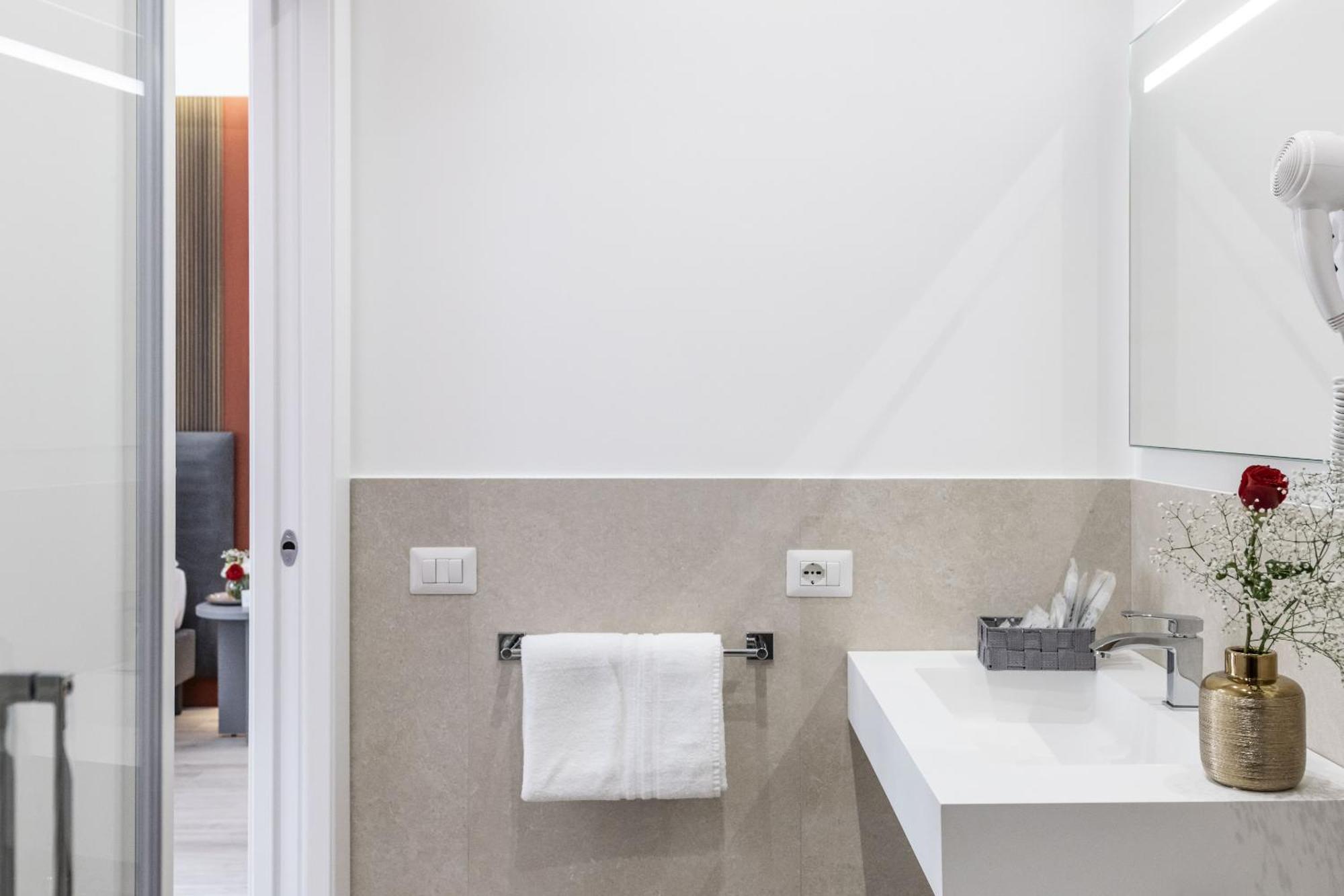 Quadruple Room Shower
