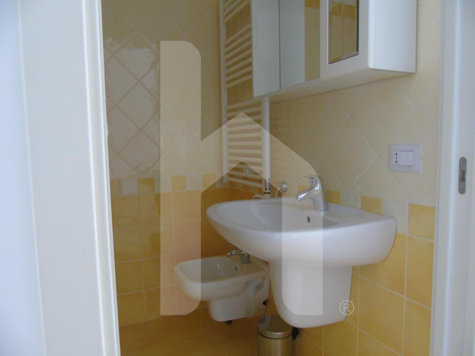 One-Bedroom Apartment with View,1647102338:JPEG
