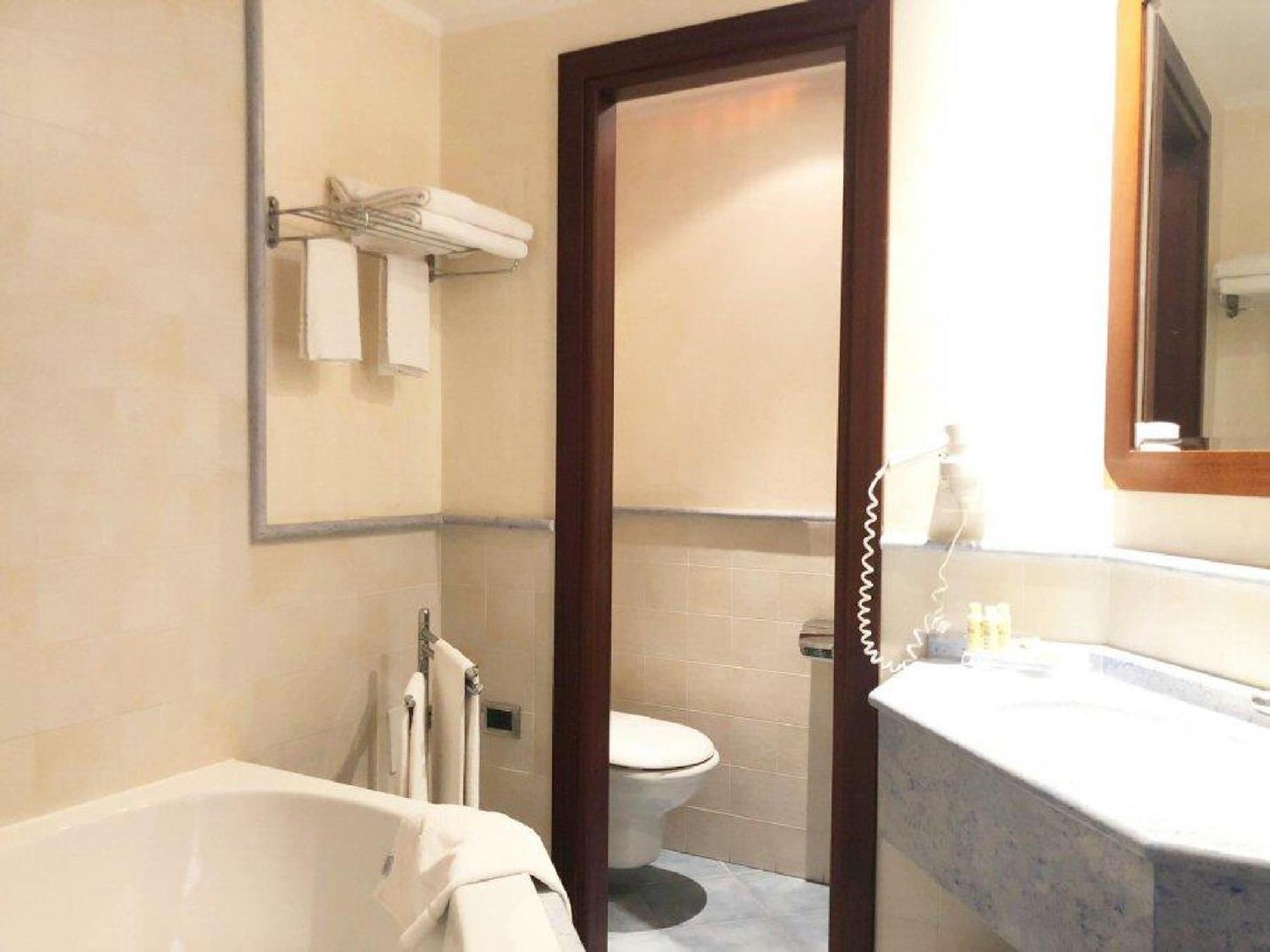 Camera Quadrupla con Bagno