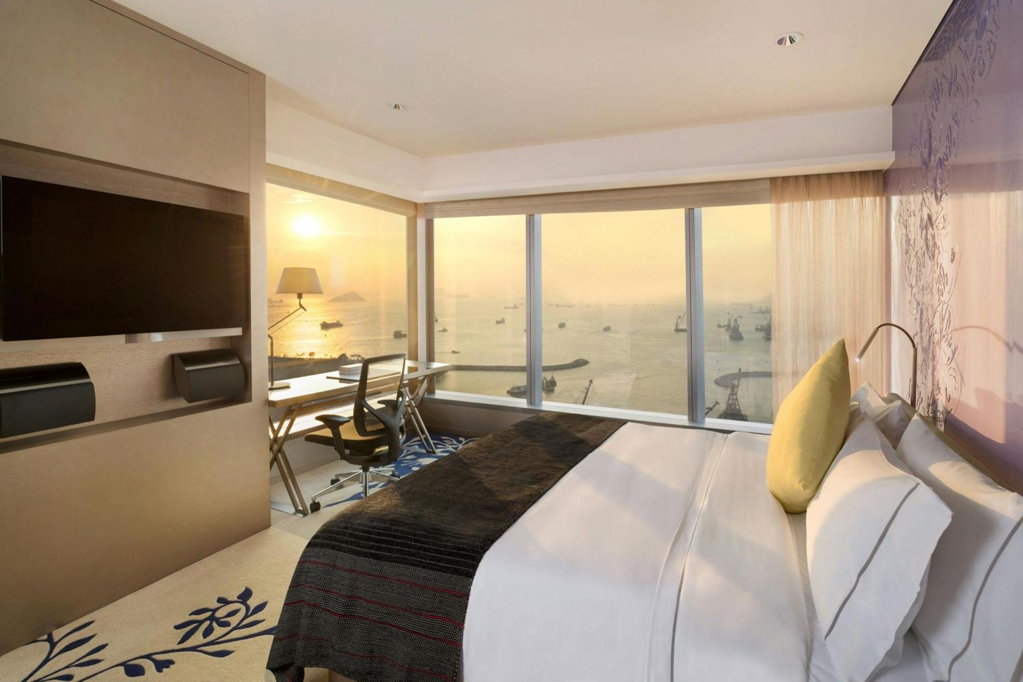 Marvelous King Suite Oceanfront View