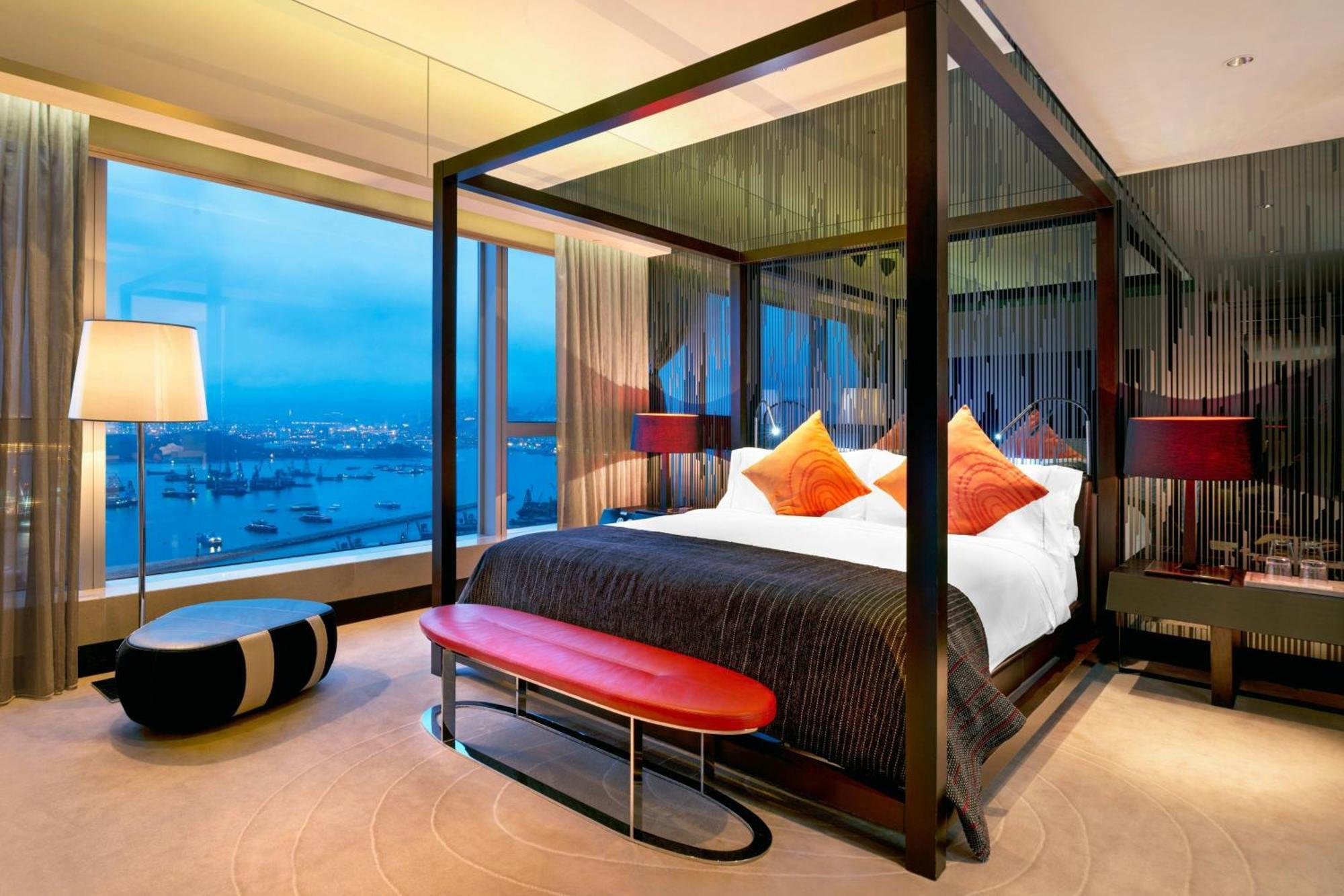 WOW King Suite Skyline View