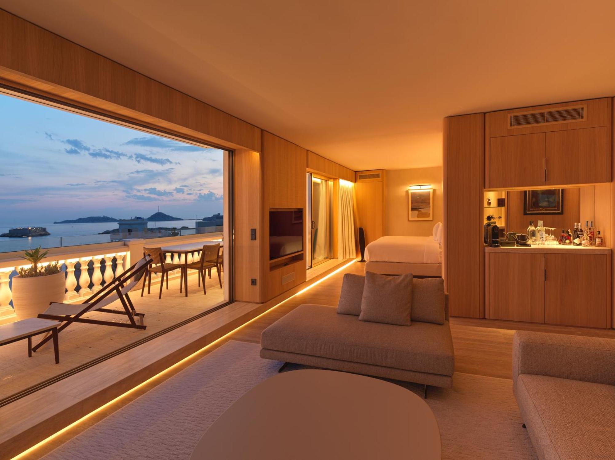 Appartamento con 2 Camere da Letto, Terrazza e Vista Mare