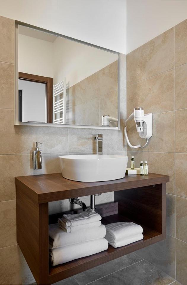 Camera Matrimoniale/Doppia con Letti Singoli con Bagno Privato