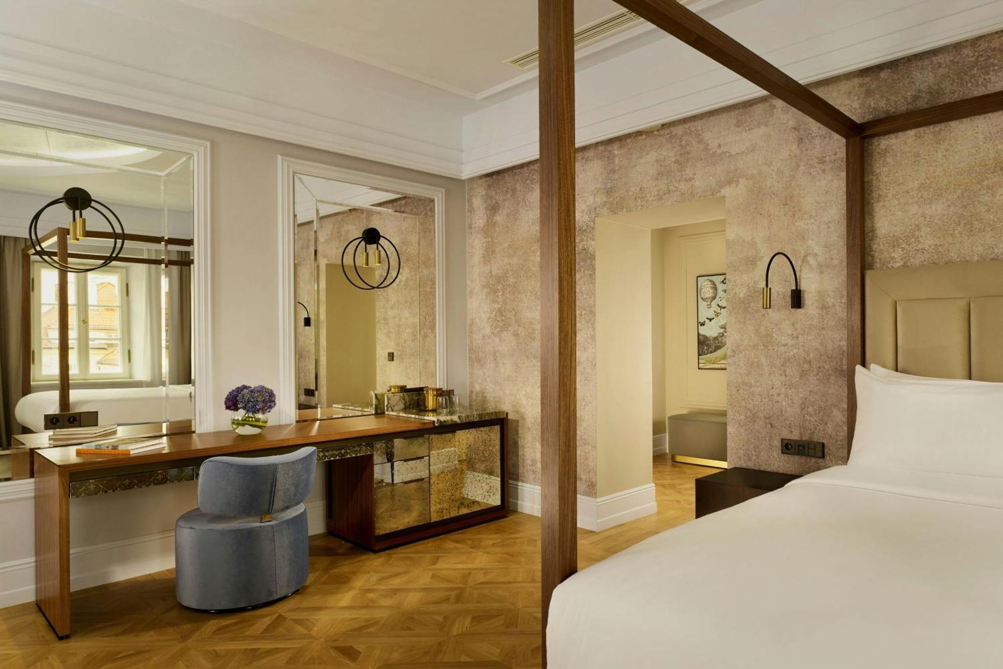 Storico Executive Suite