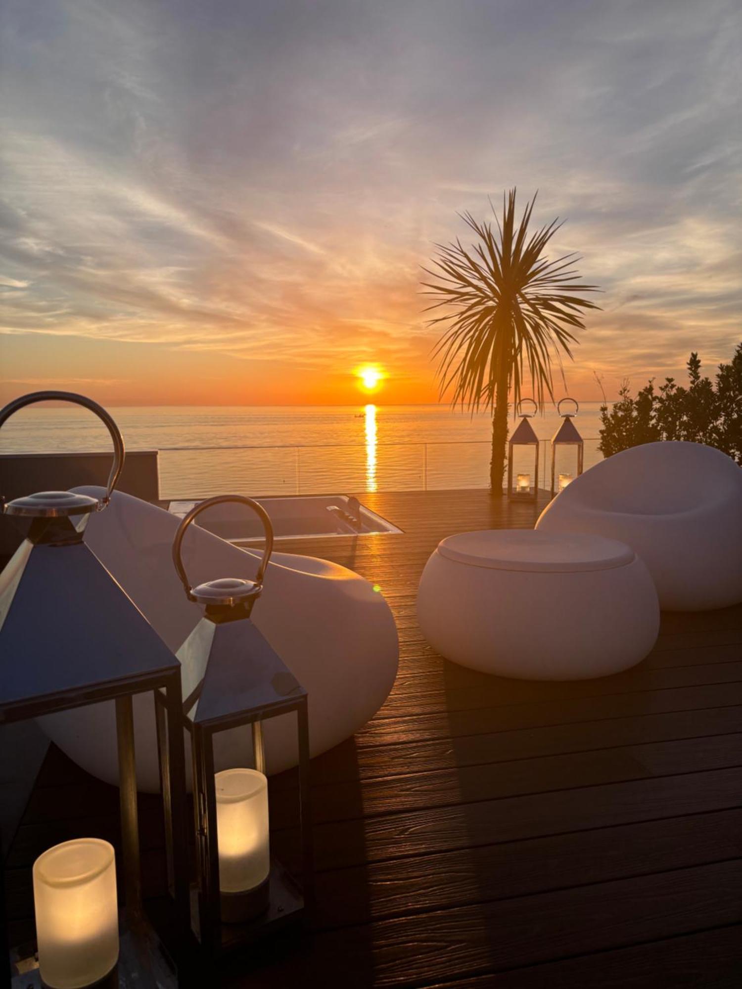 Panoramic Suite Terrace Hot Tub Sea Front