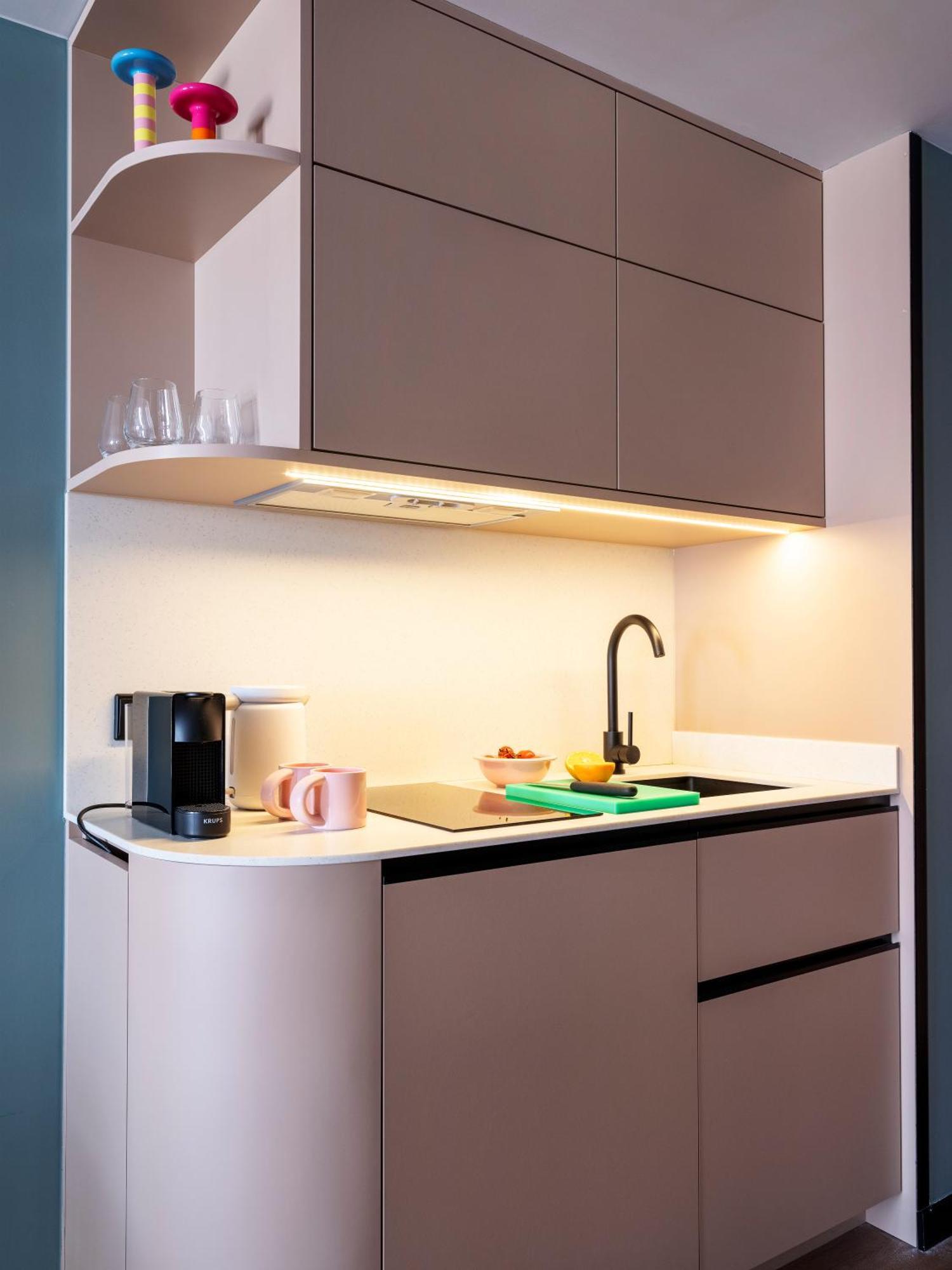 Extra Large Studio Kitchenette