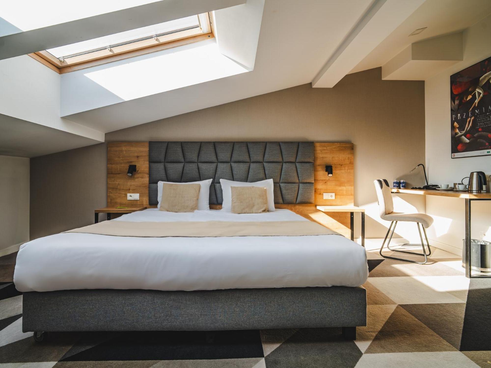 Double or Twin Room Attic