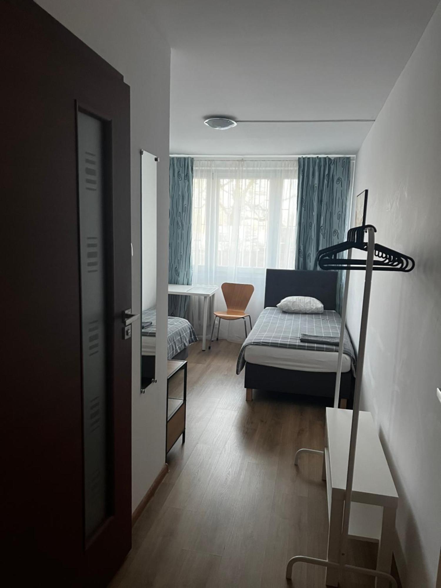 Twin Room Private Bathroom