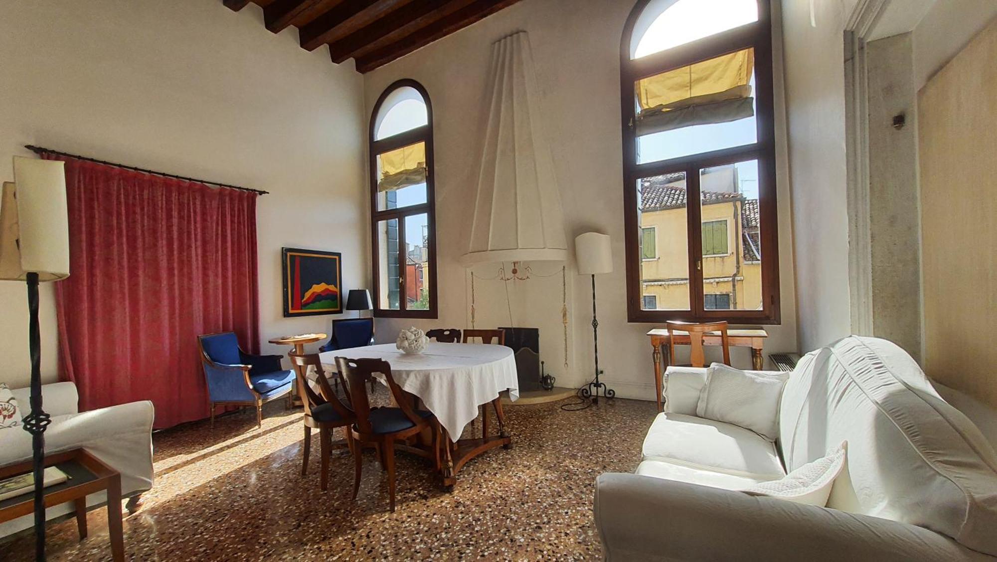 Appartamento con 3 Camere da Letto