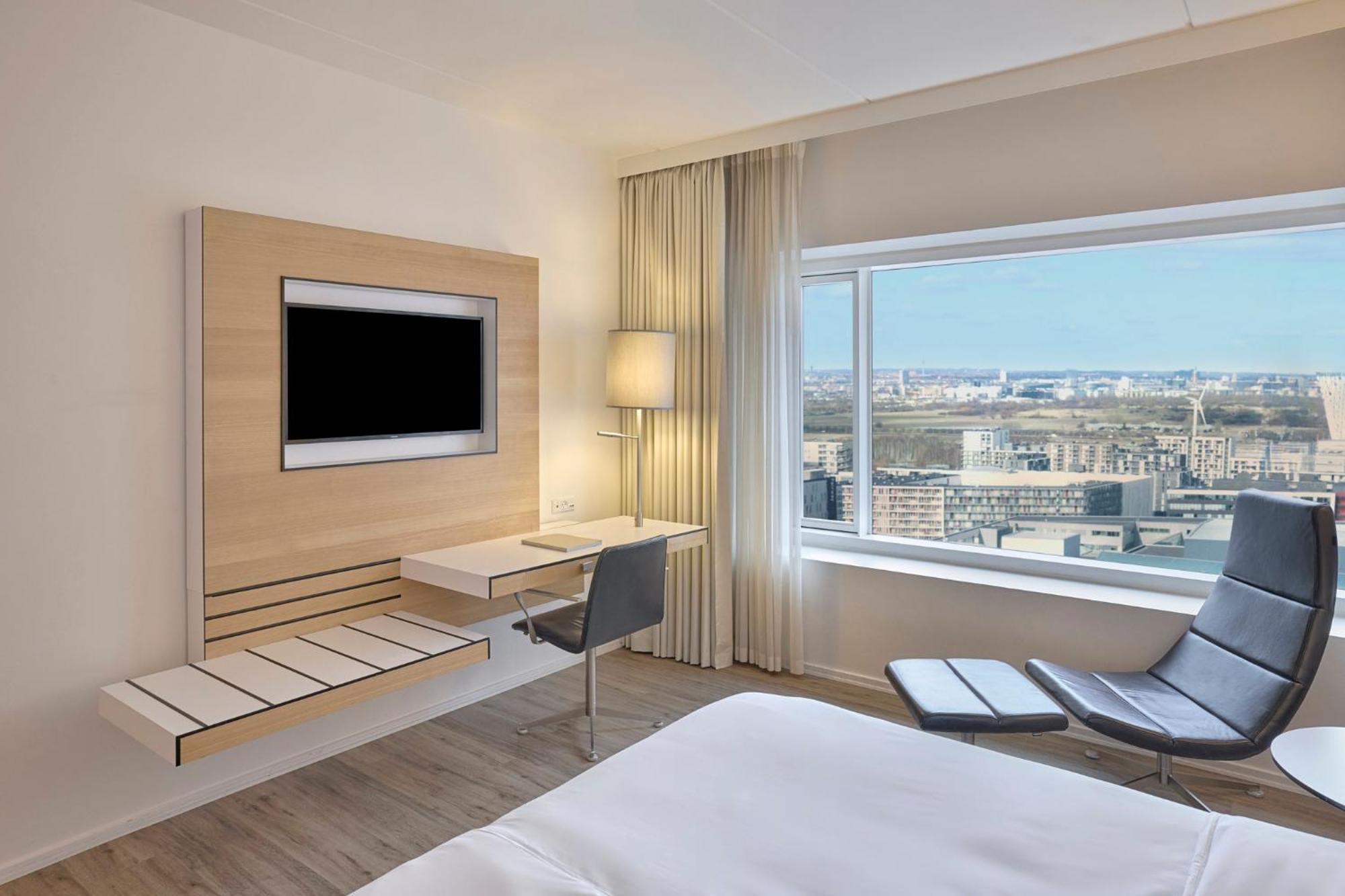 Standard King Room Accessible