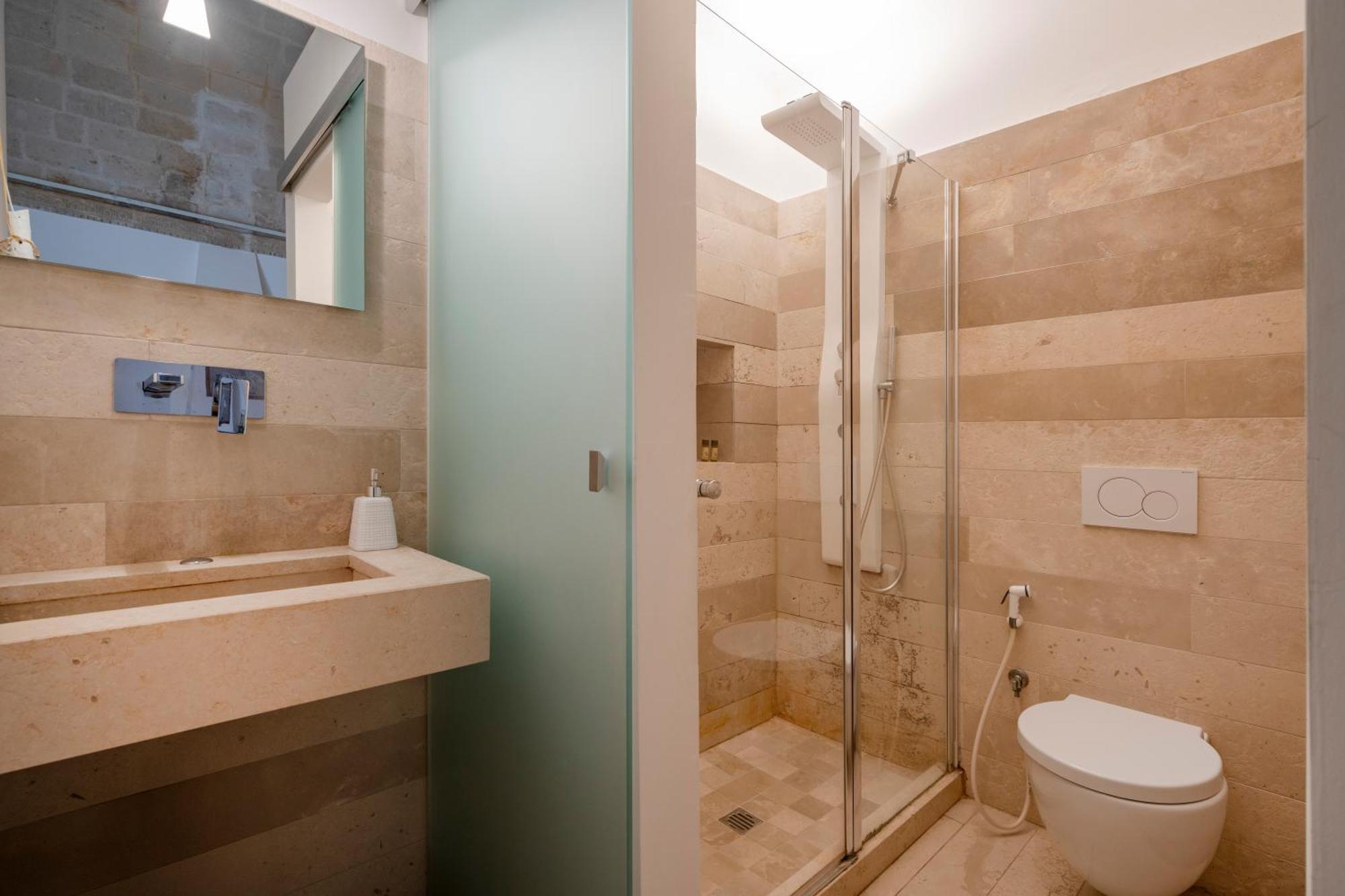 Camera Matrimoniale con Bagno Privato