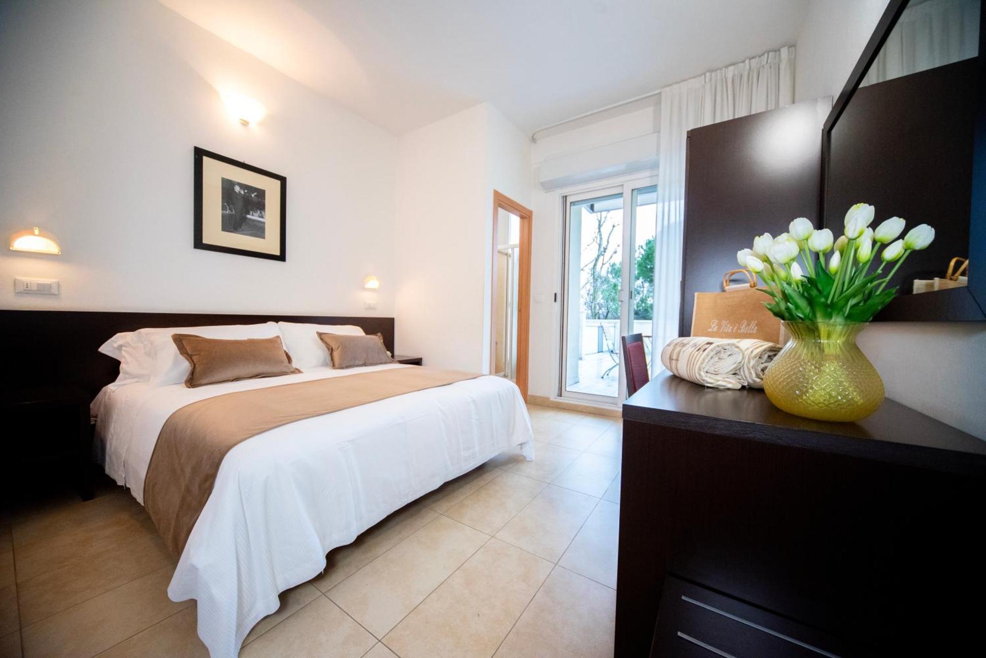 Deluxe Double or Twin Room Pool View