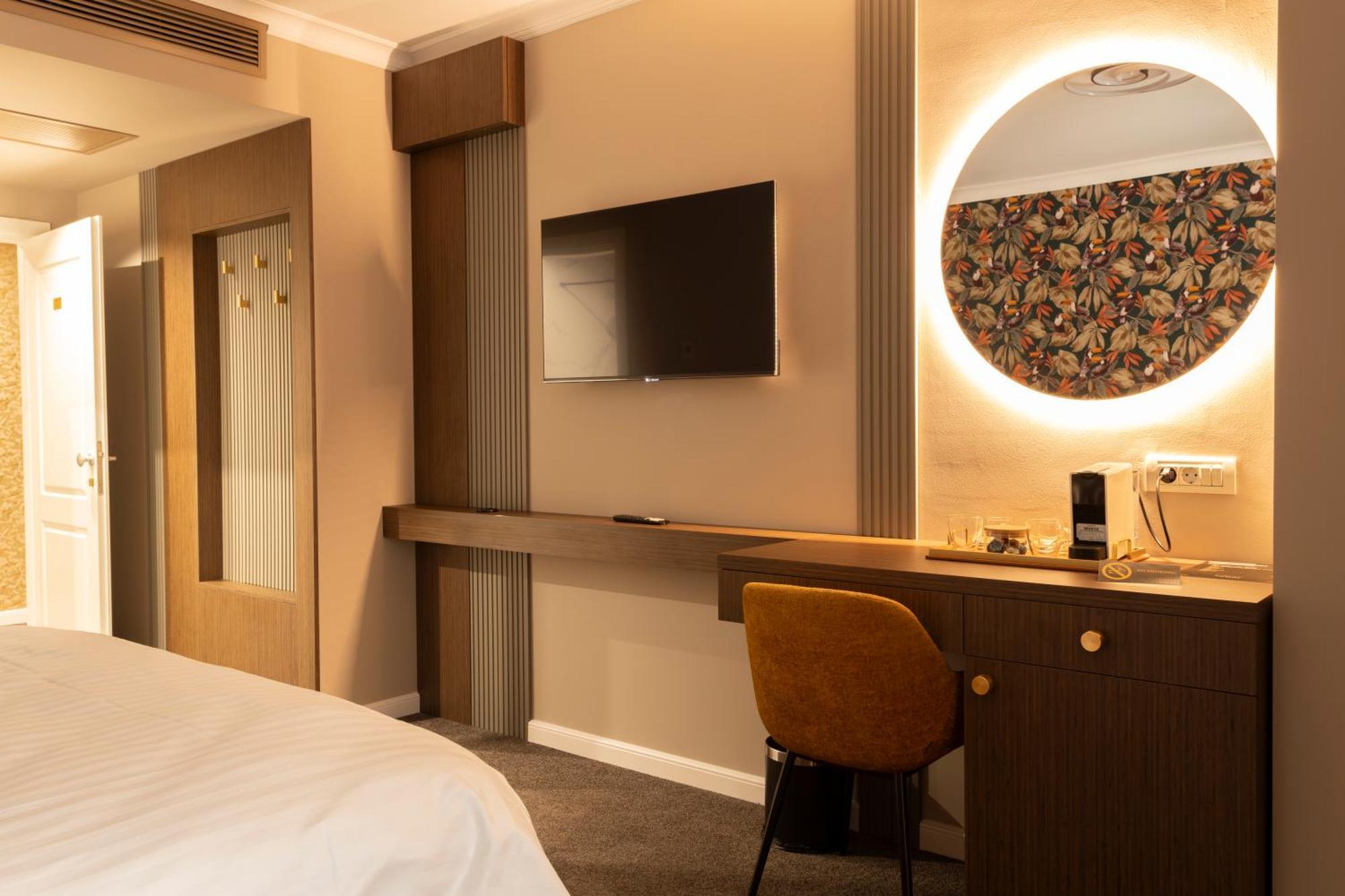 Standard King Room