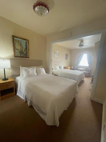 Double Room Two Double Beds Non-Smoking