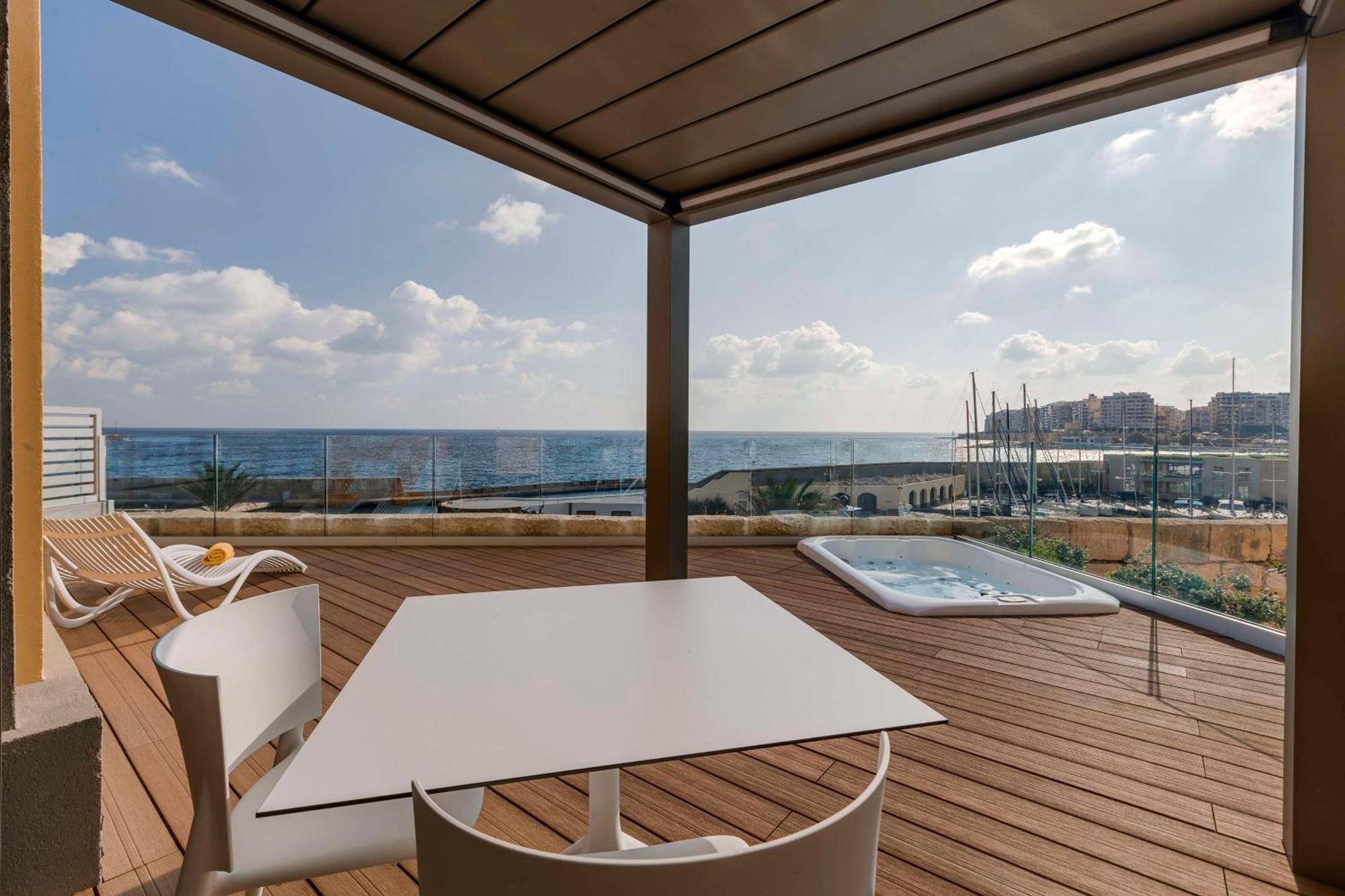 Terrace Spa Suite