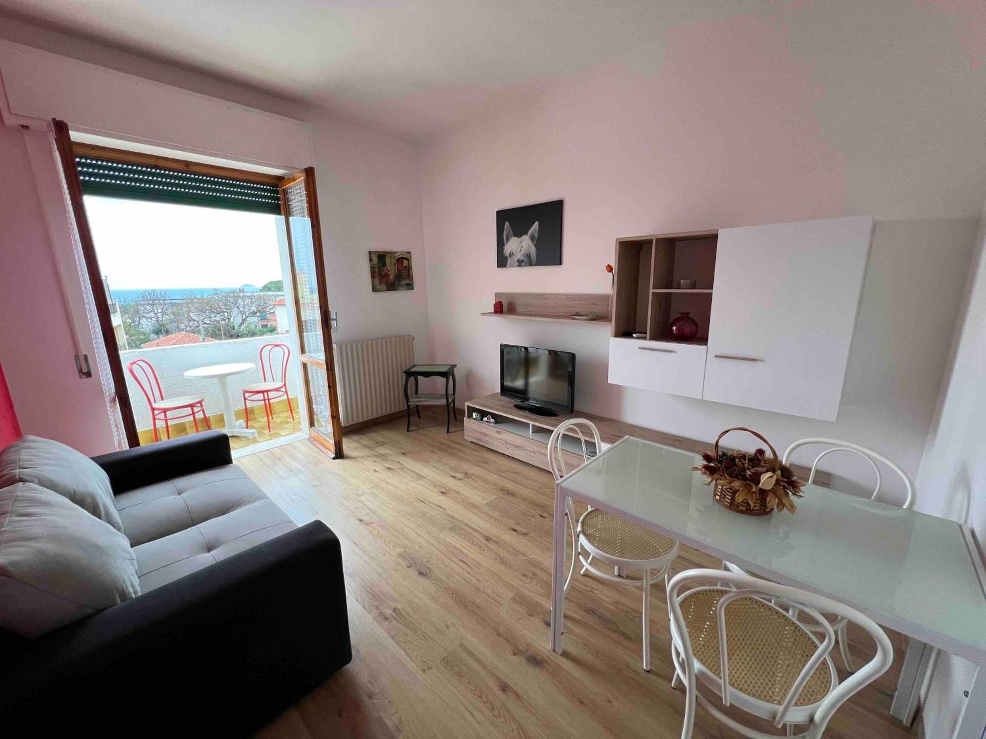 Appartamento con 1 Camera da Letto, Vista Mare e Balcone