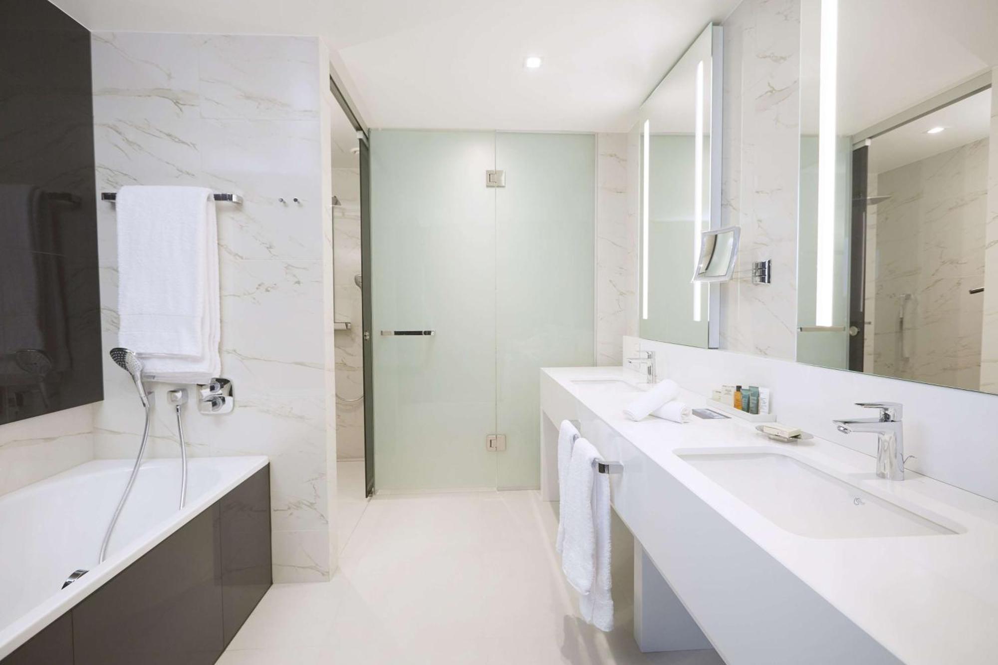 One-Bedroom Family Suite