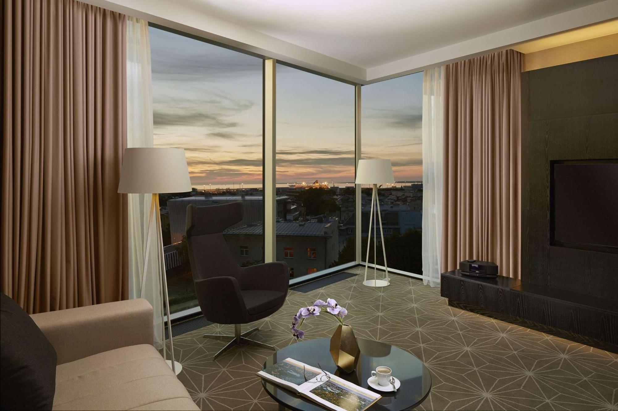 One-Bedroom Family Suite