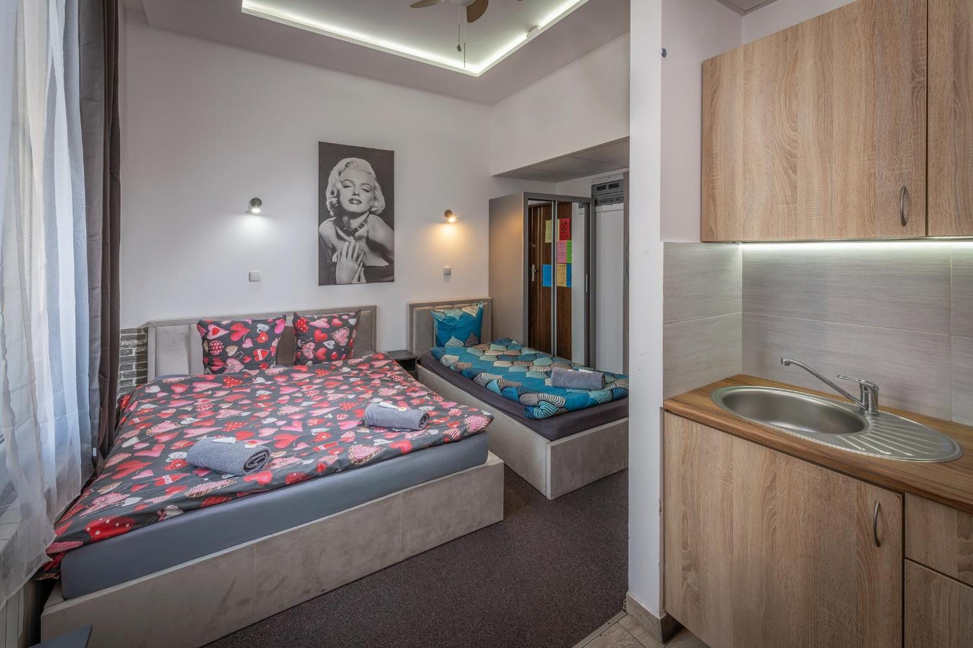 Comfort Triple Room Shower