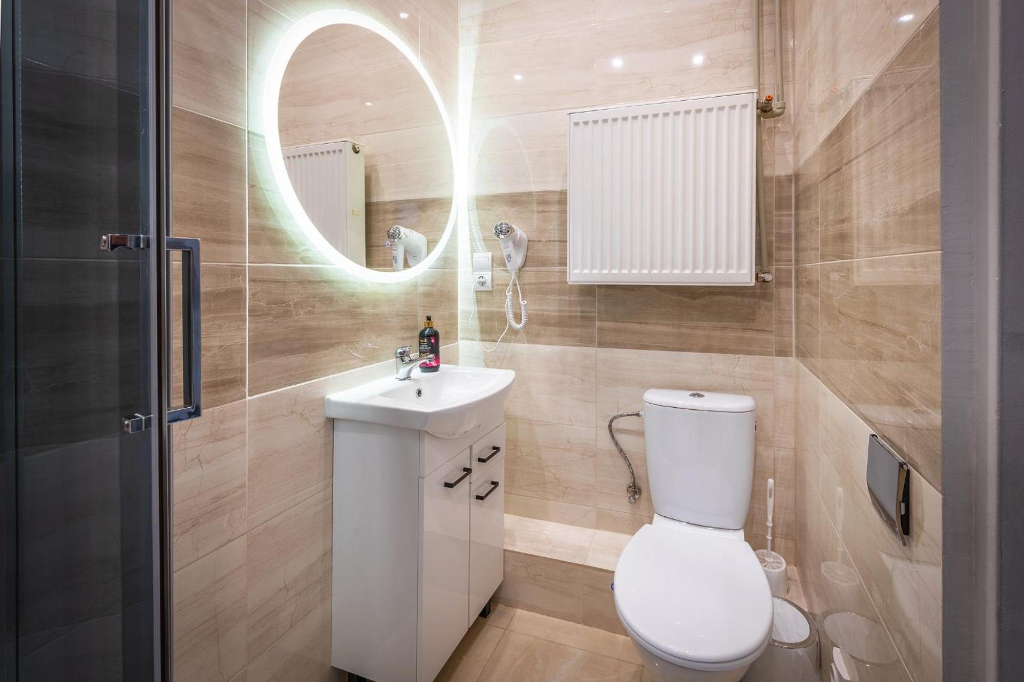Comfort Triple Room Shower