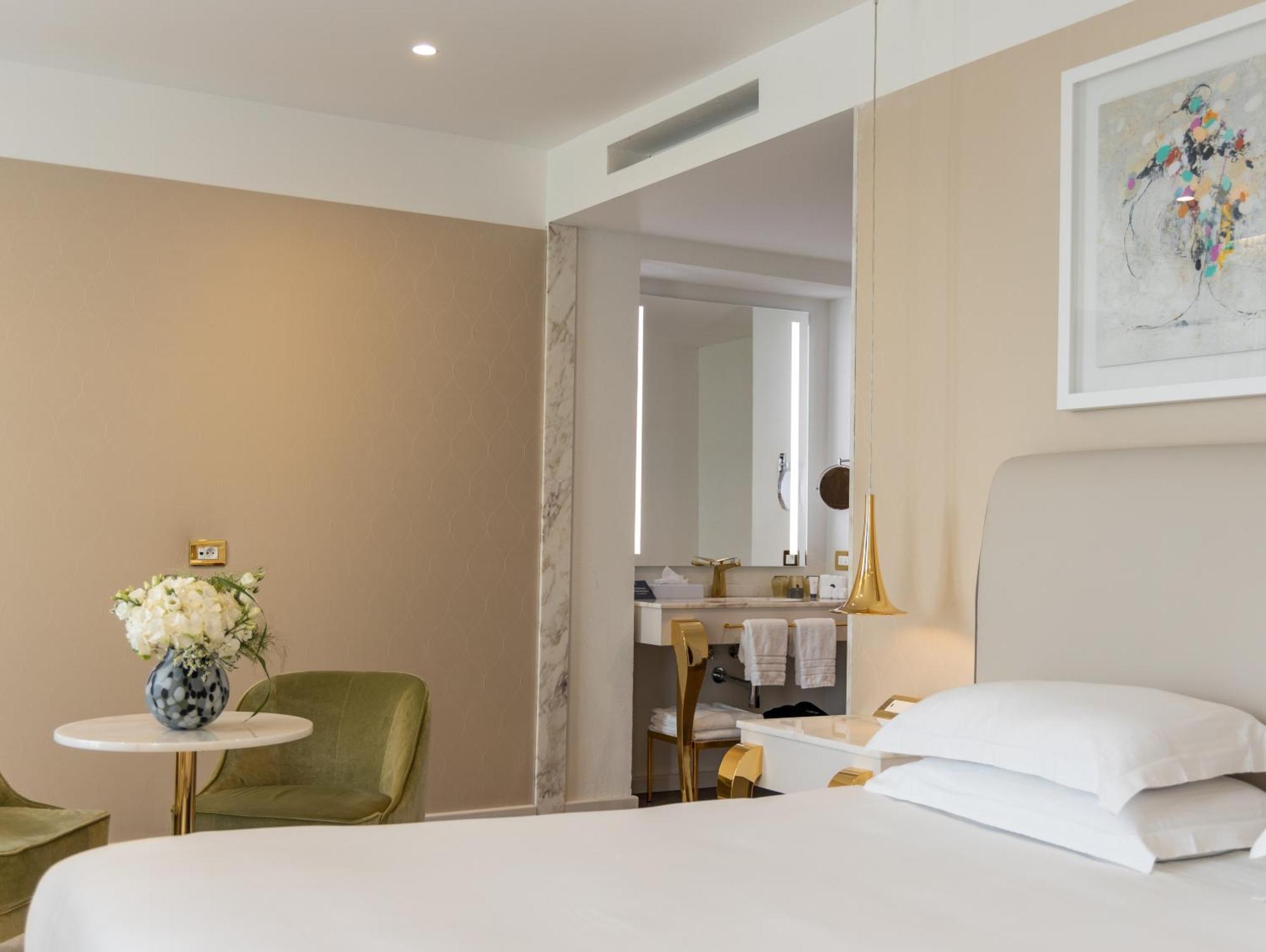 Junior Suite River View access to Spa
