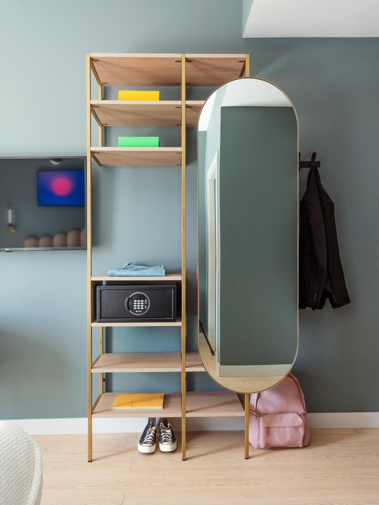 Medium Studio Kitchenette Terrace