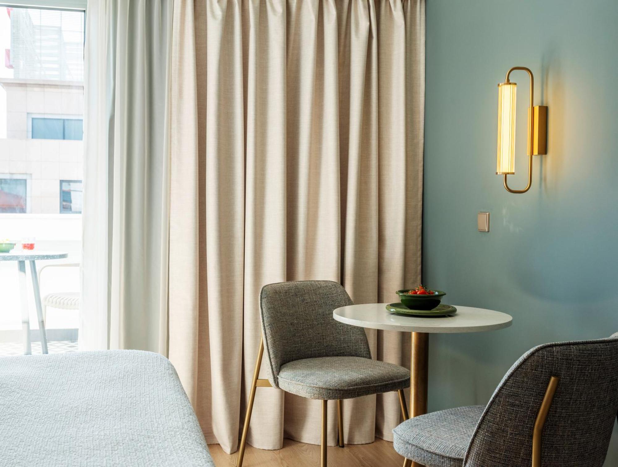 Medium Studio Kitchenette Terrace