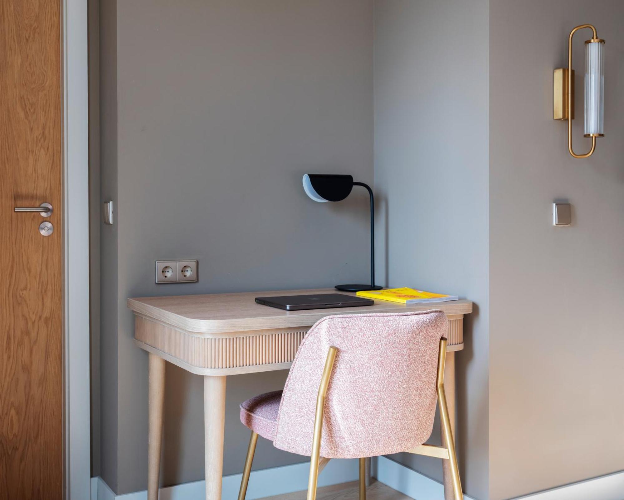 Large Studio Kitchenette Accessible
