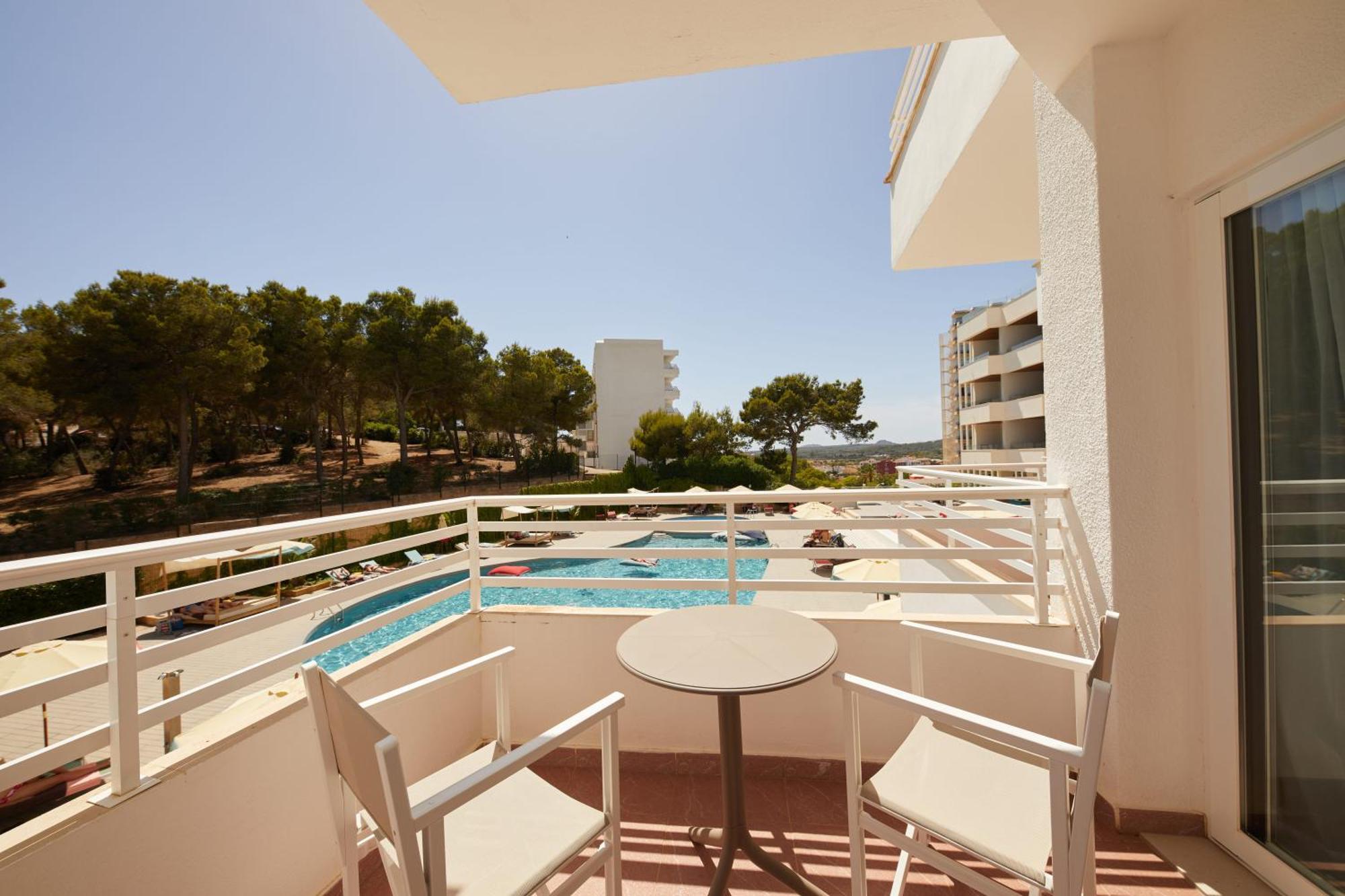 Double or Twin Room Balcony