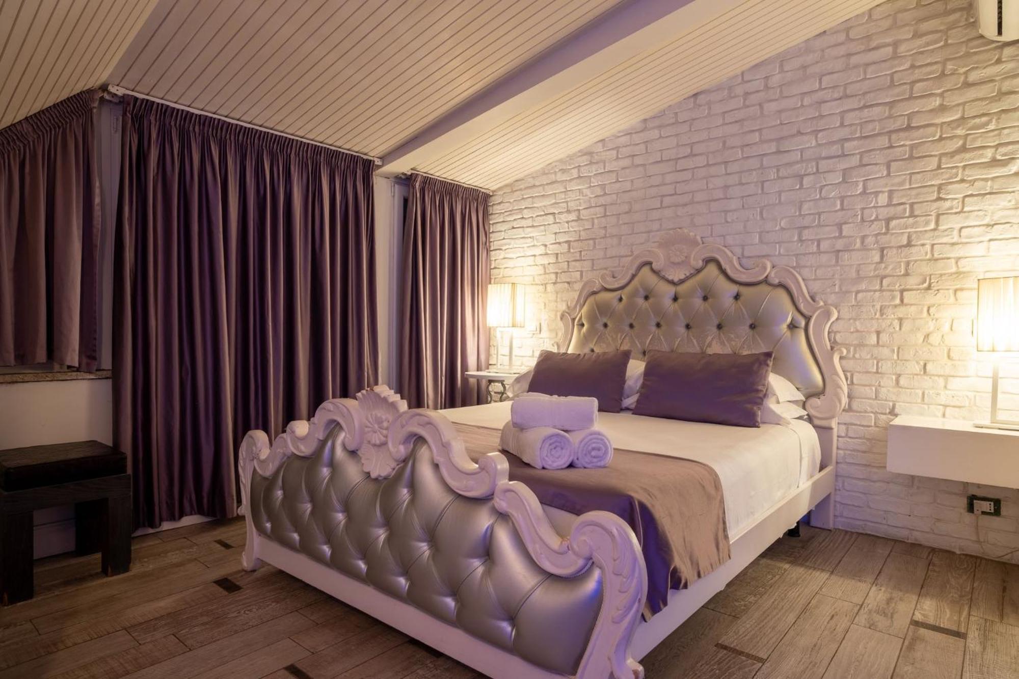 King Room Spa Bath