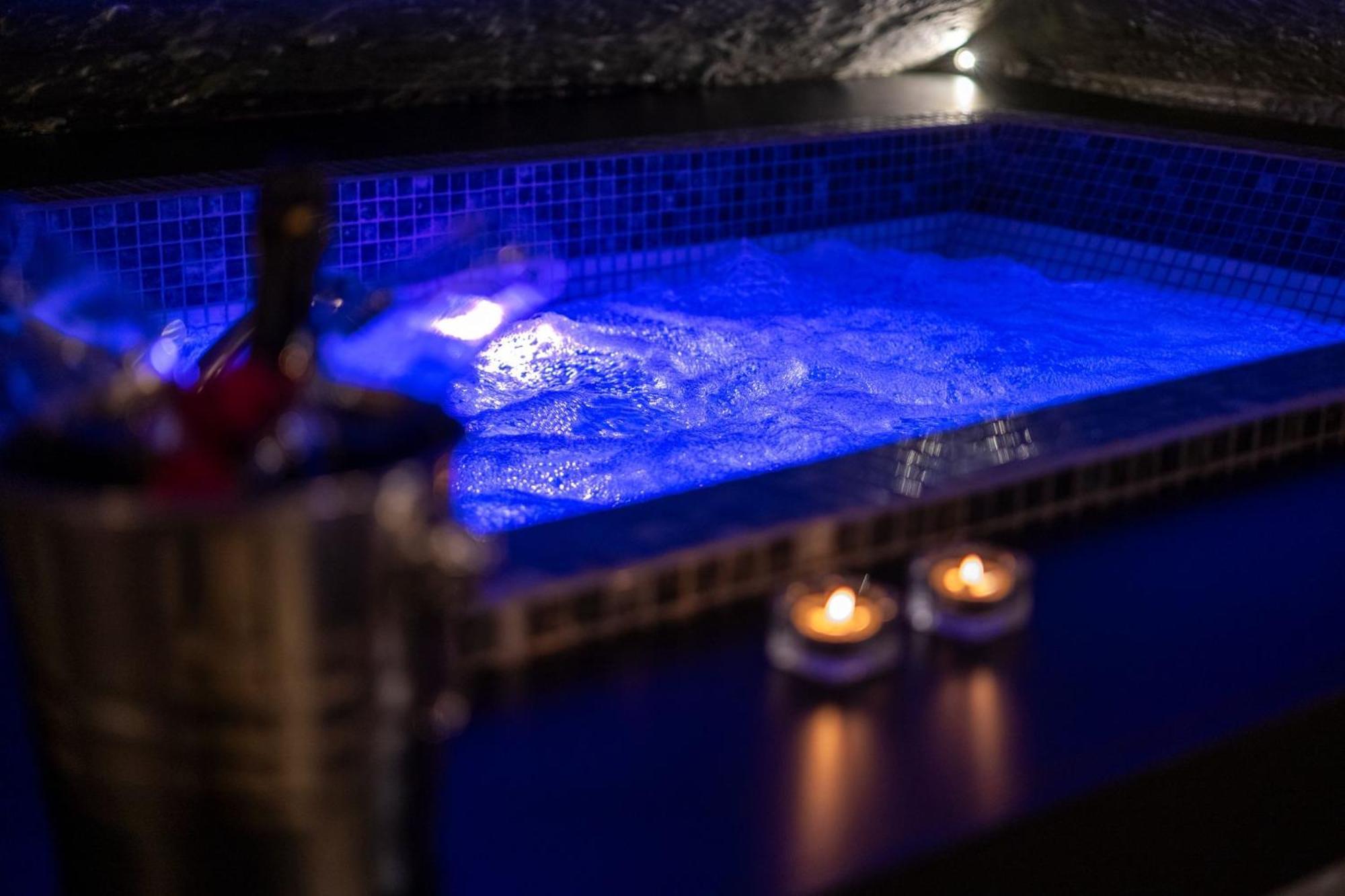 King Room Spa Bath