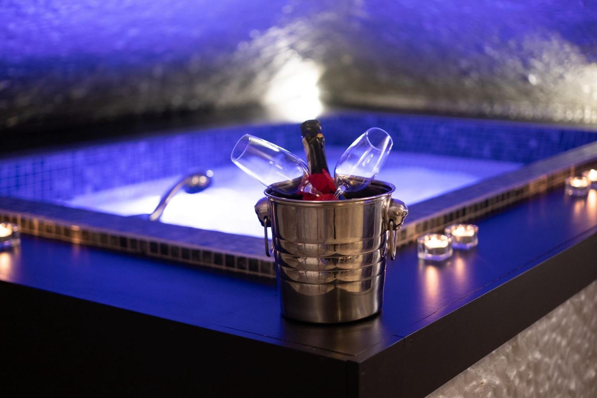 King Room Spa Bath