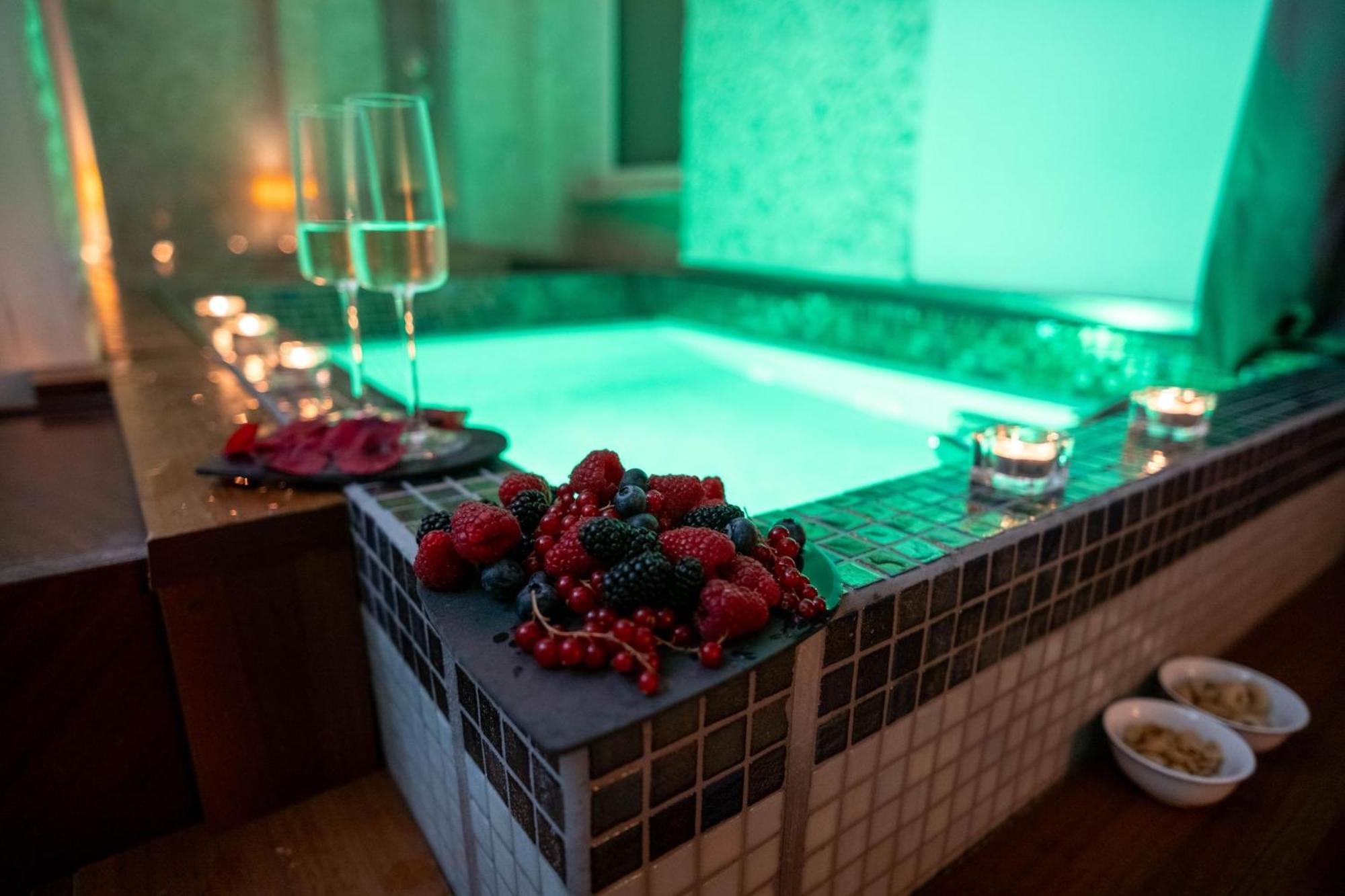 King Room Spa Bath