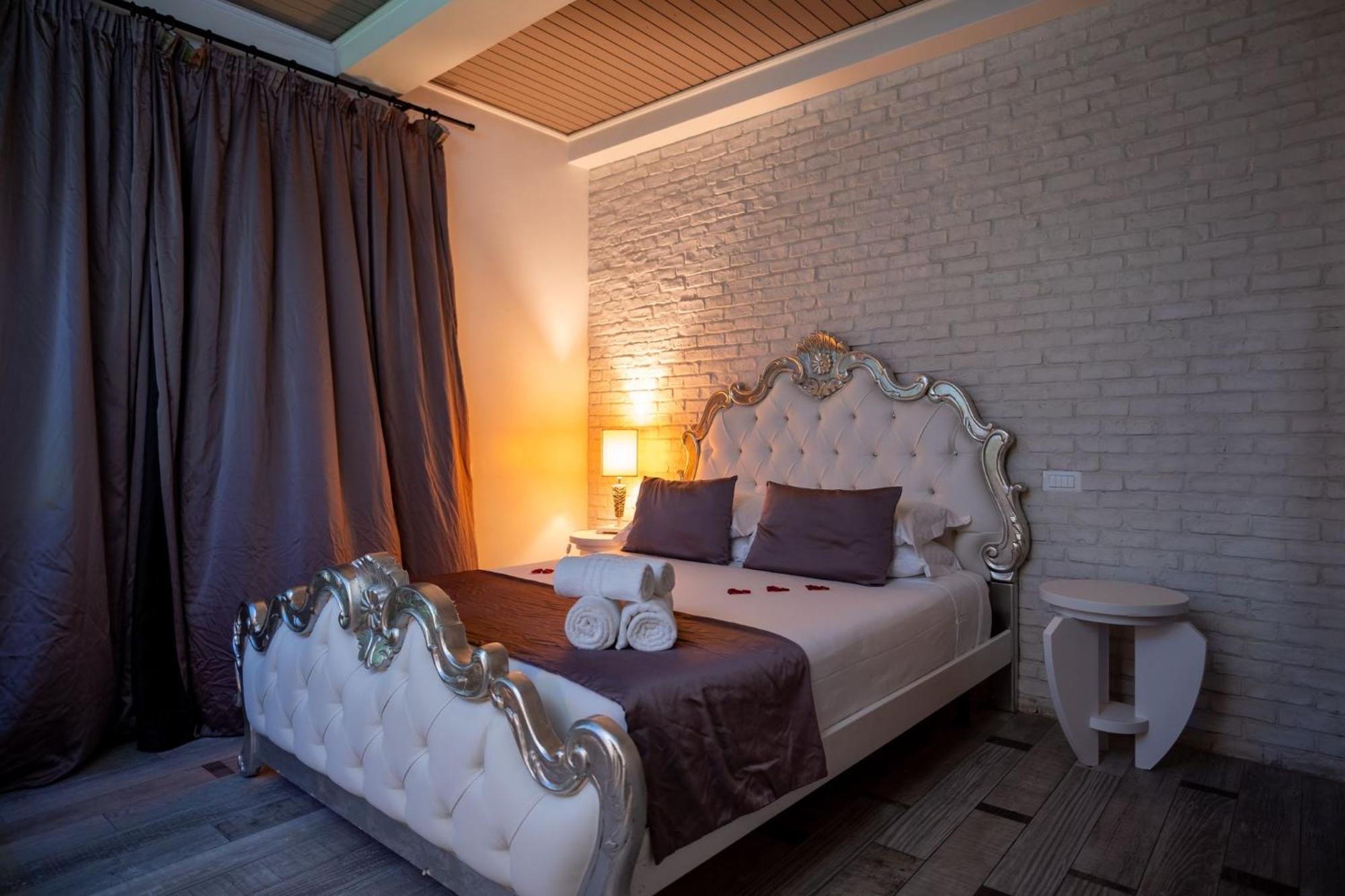 King Room Spa Bath