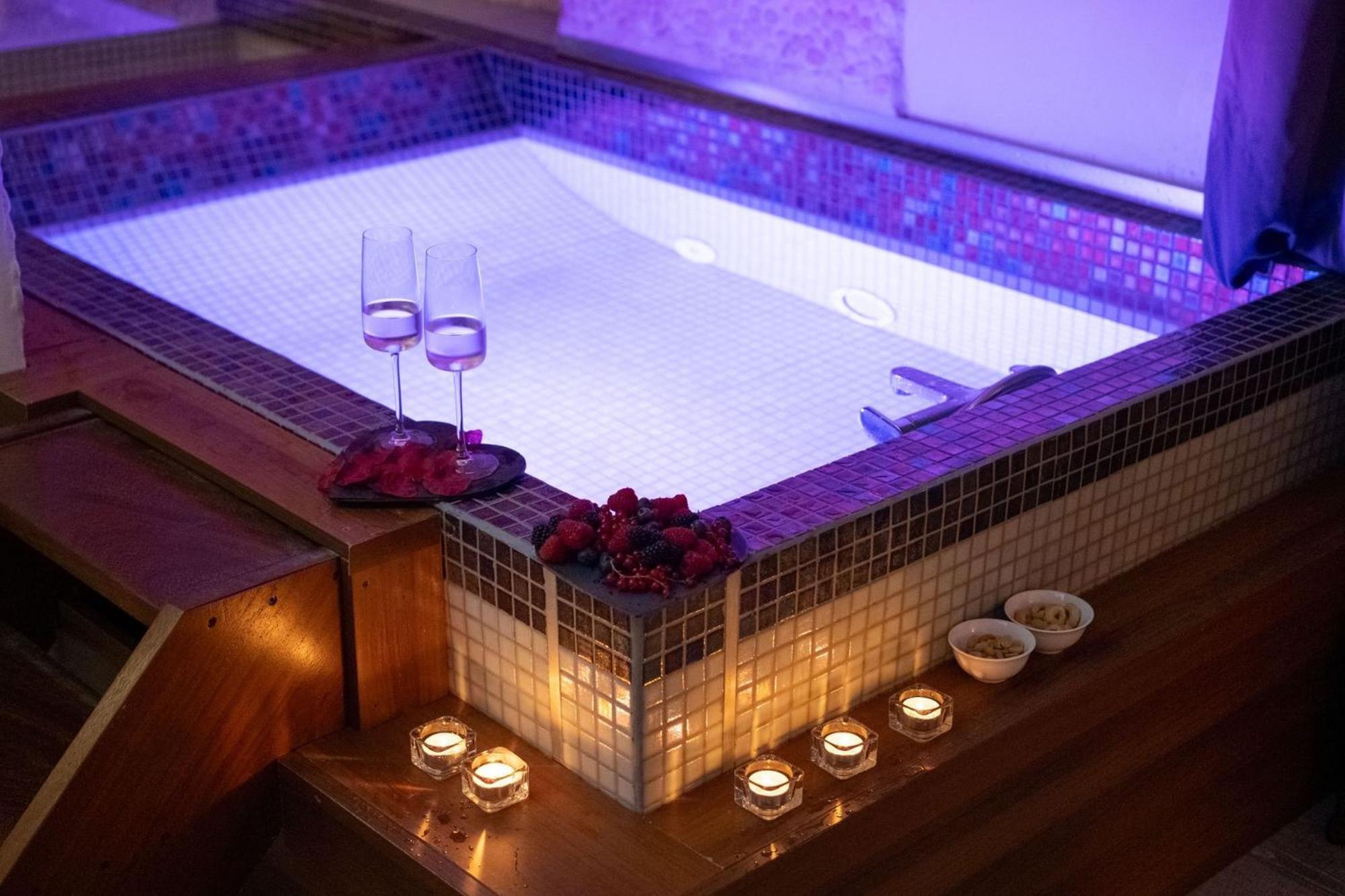 King Room Spa Bath