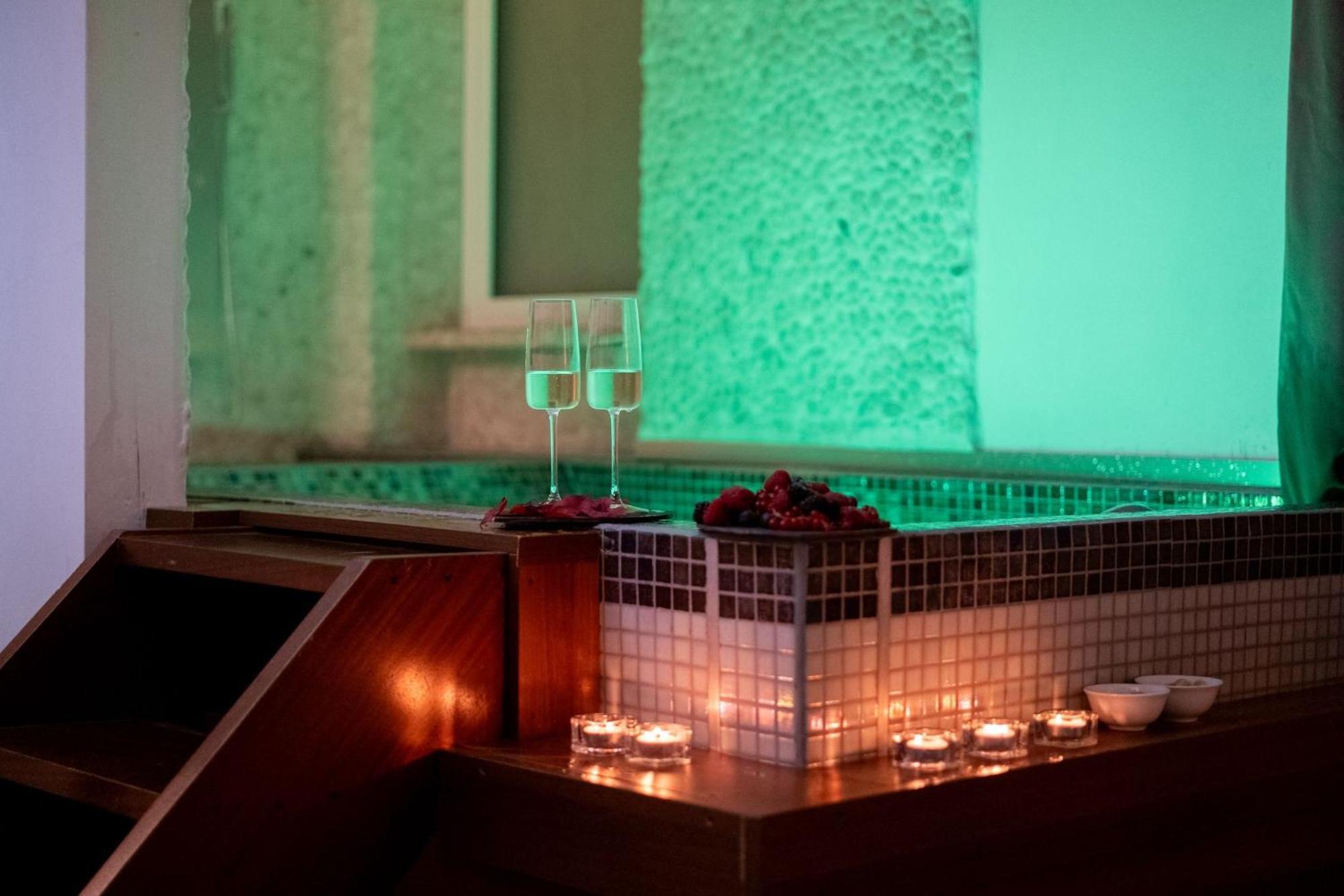 King Room Spa Bath