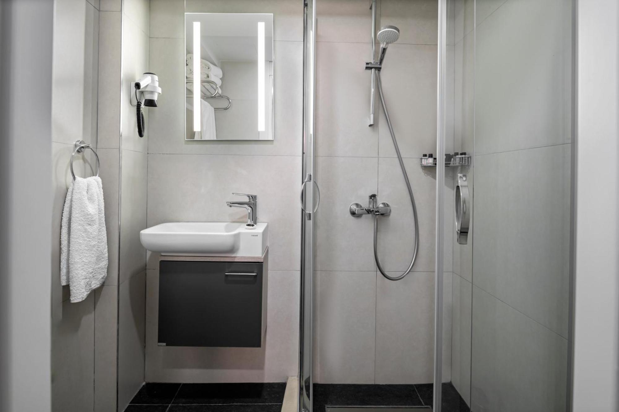 Budget Twin Room Basement