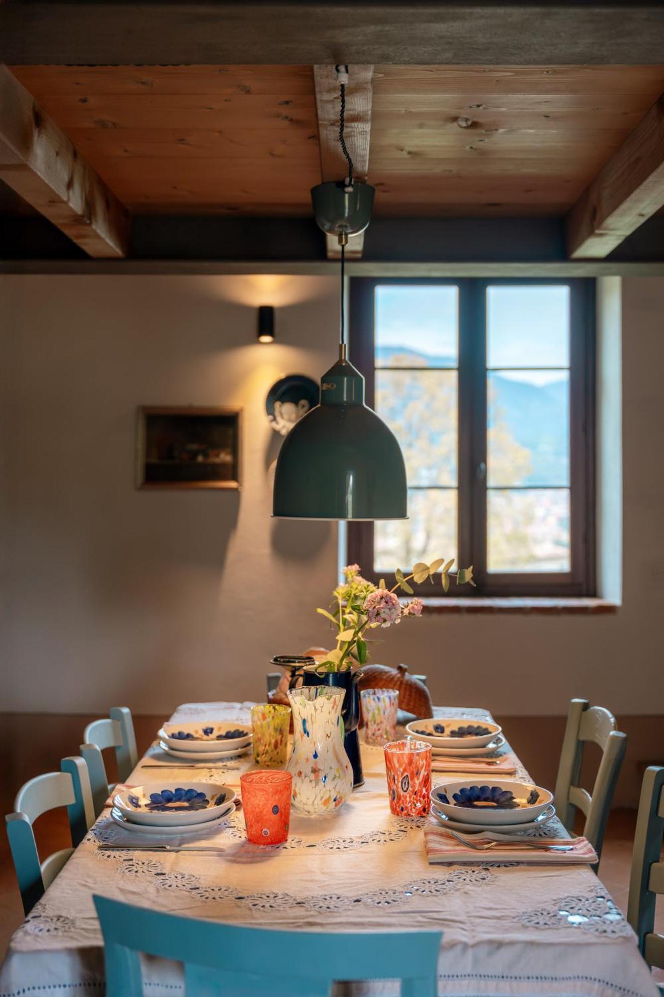 Appartamento con 2 Camere da Letto e Vista Lago