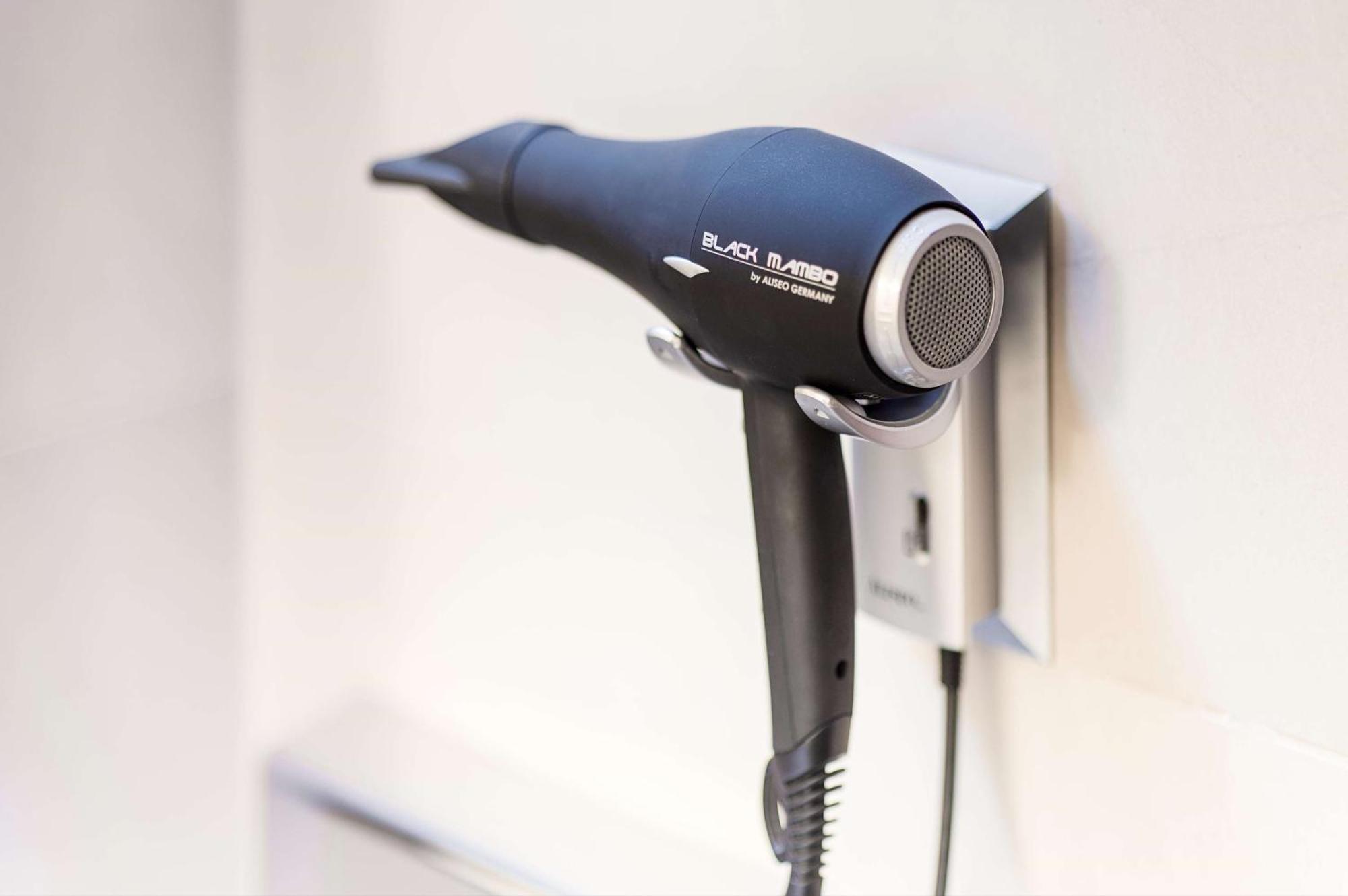 Camera Superior Matrimoniale/Doppia con Letti Singoli più 1 Letto Supplementare (2 Adulti + 1 Bambino)