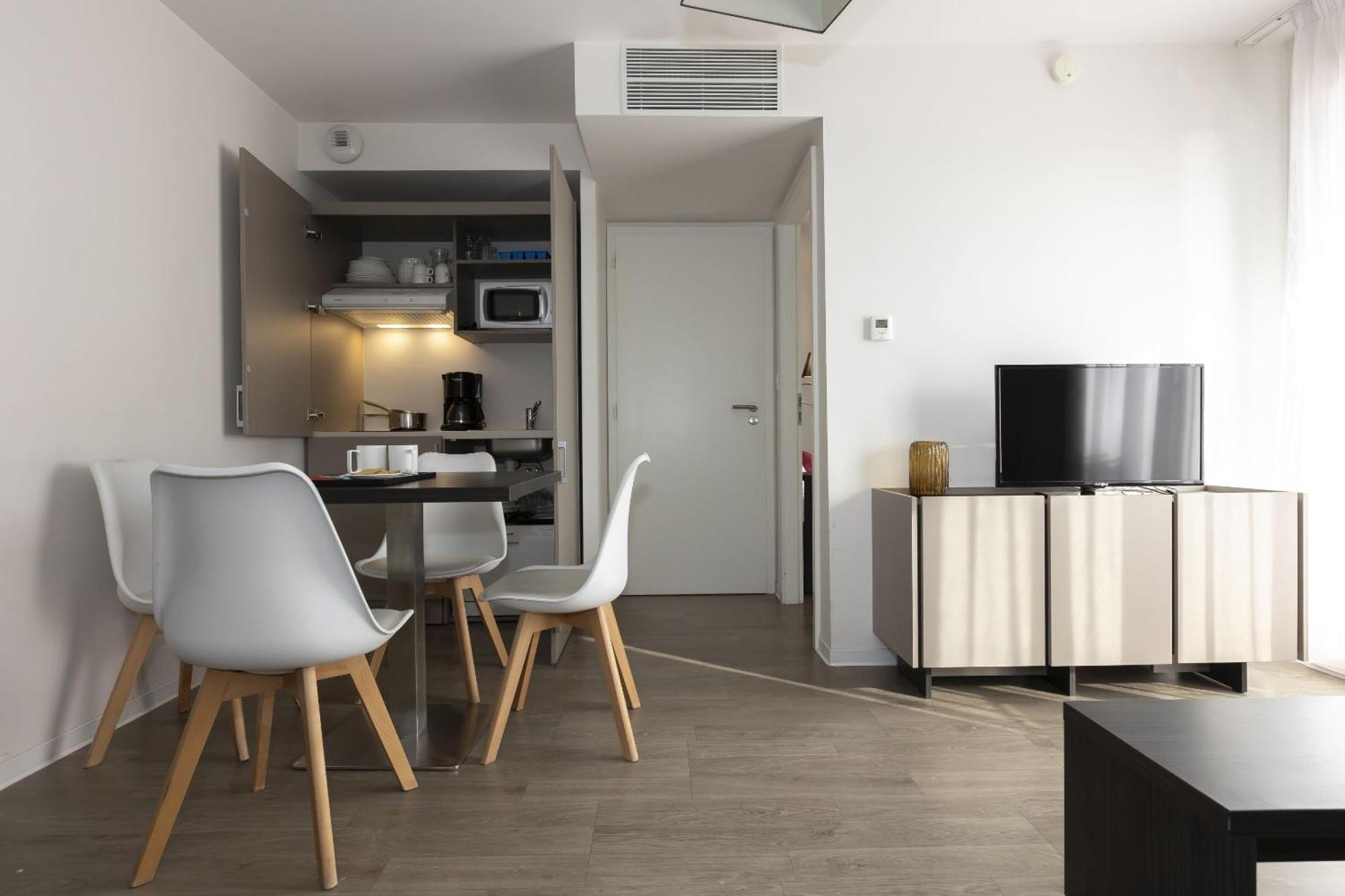 One-Bedroom Apartment terrace