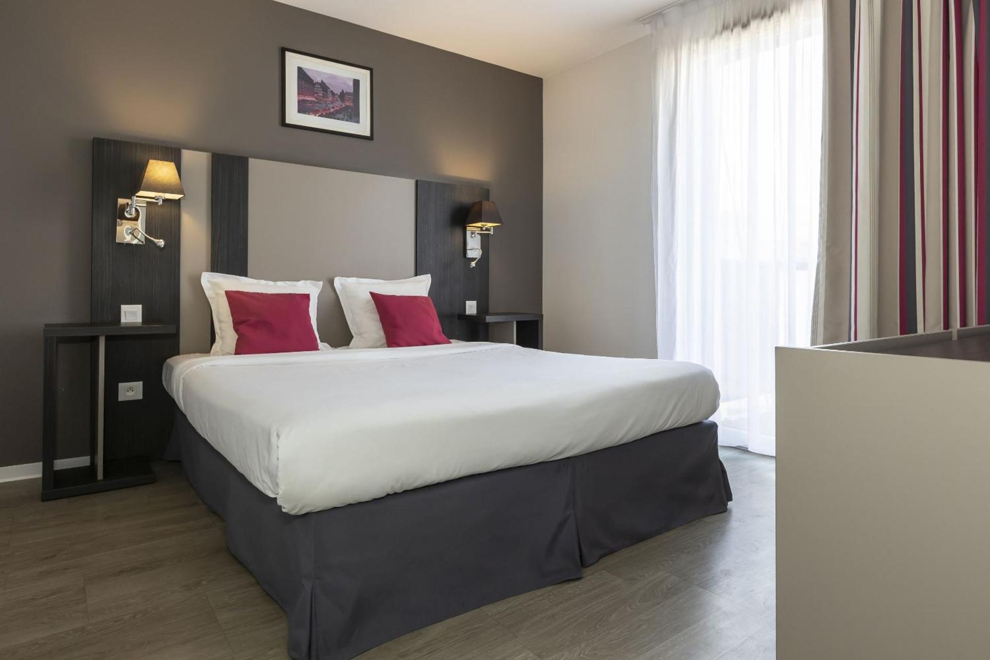 One-Bedroom Apartment terrace