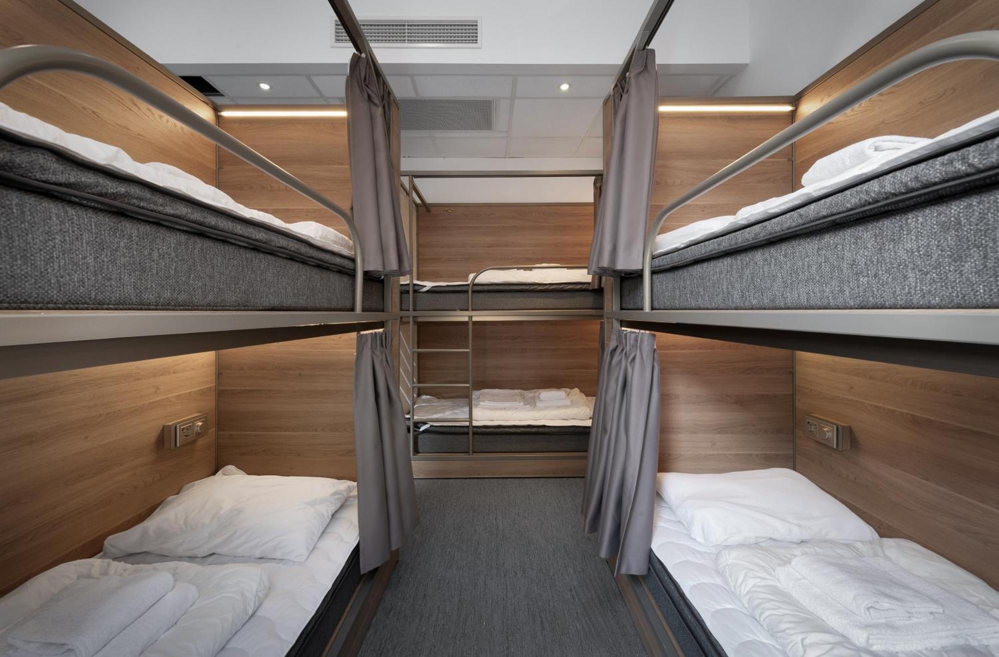 Single Bed 12-Bed Mixed Dormitory Room