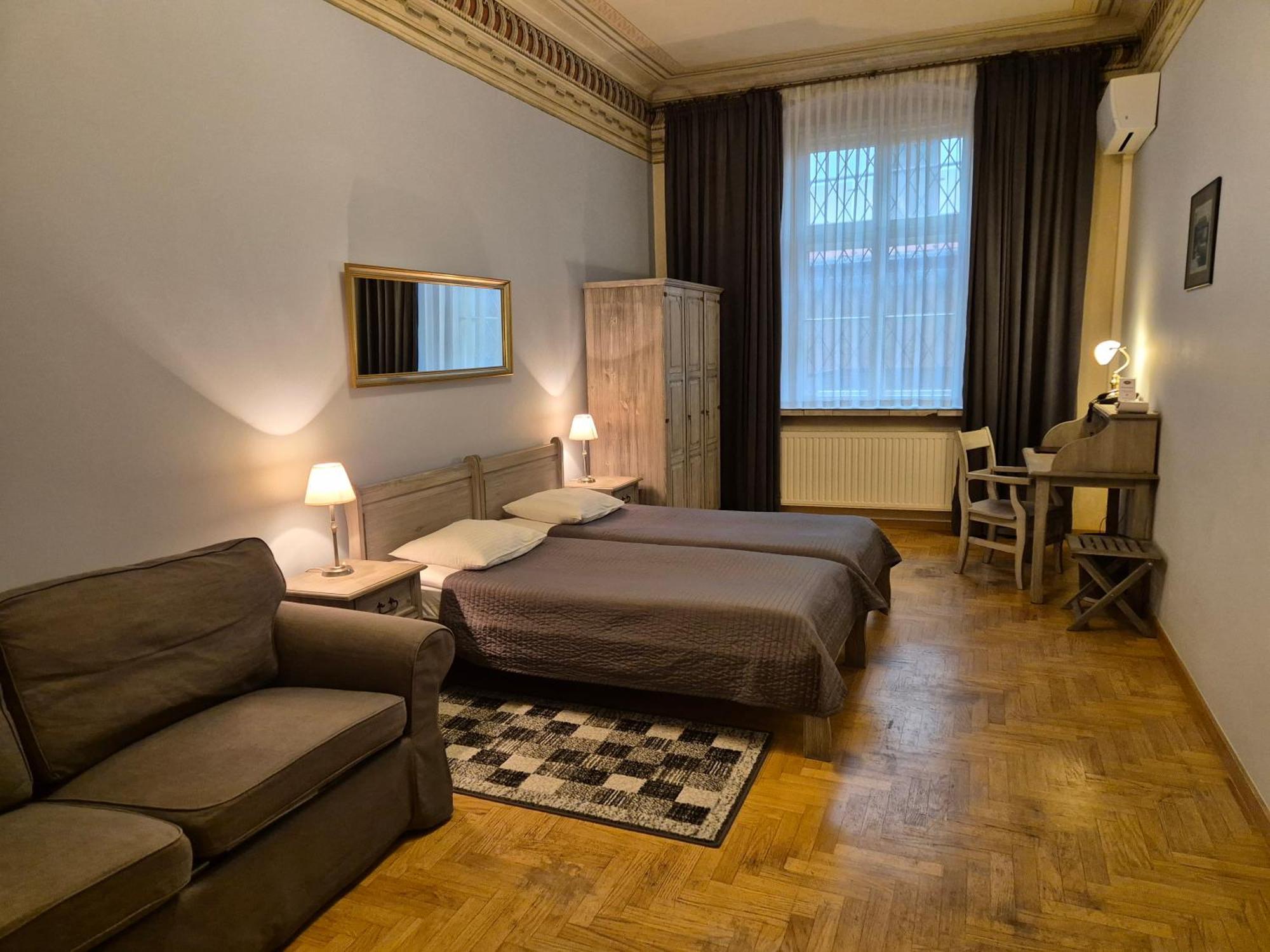Triple Room