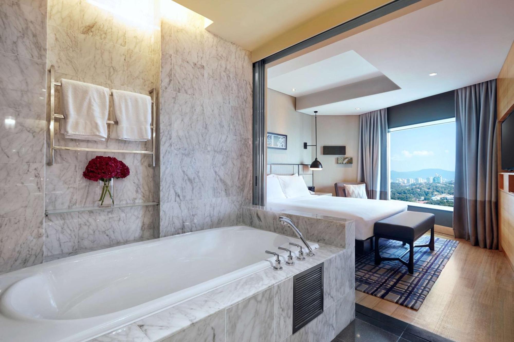 Deluxe King Room Lake View