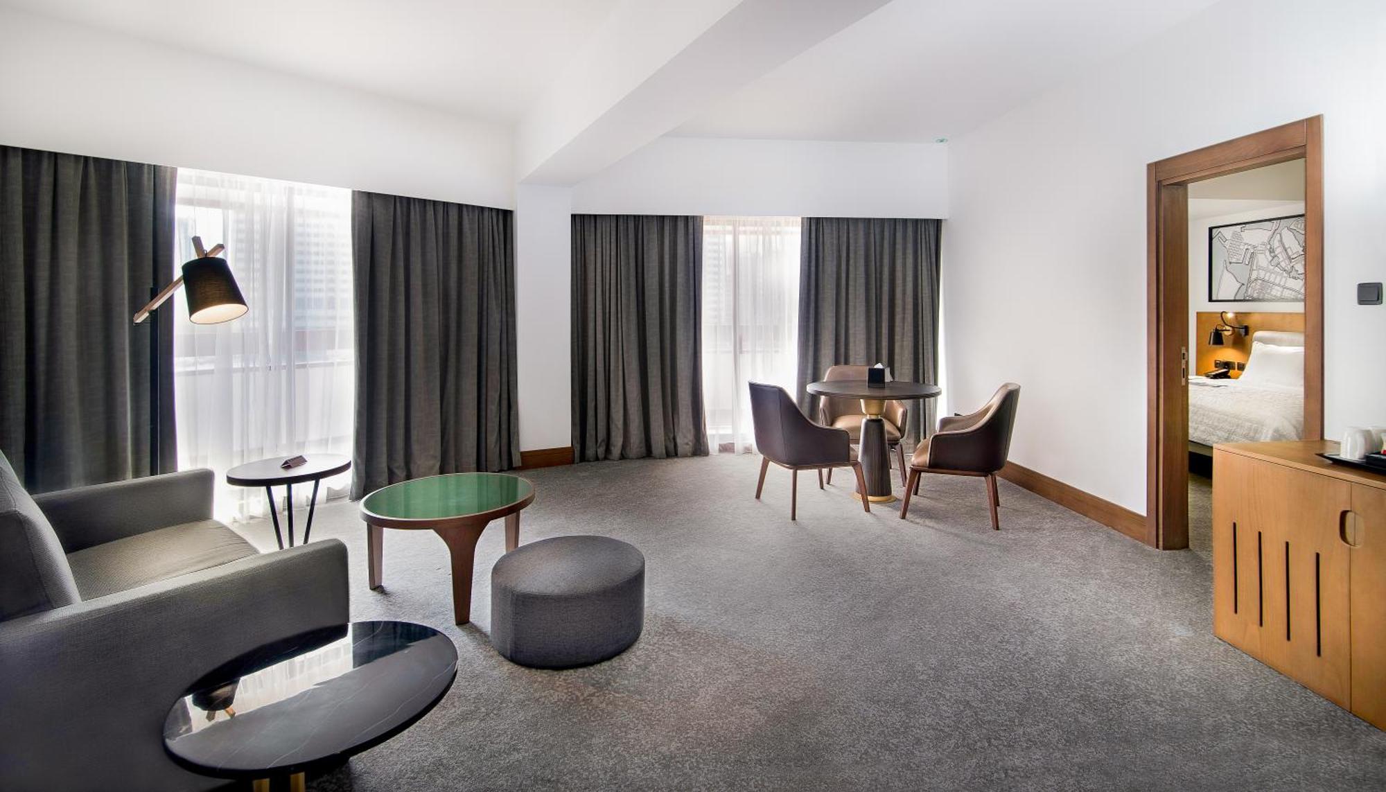 Diplomatic Suite Club Lounge Access