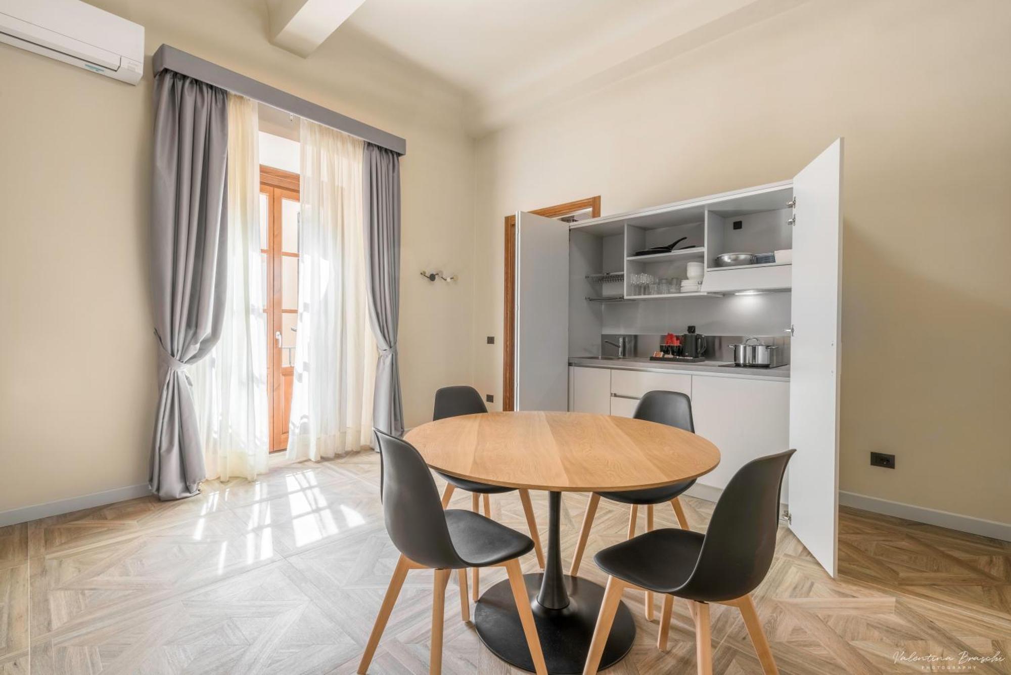 One-Bedroom Deluxe Apartment